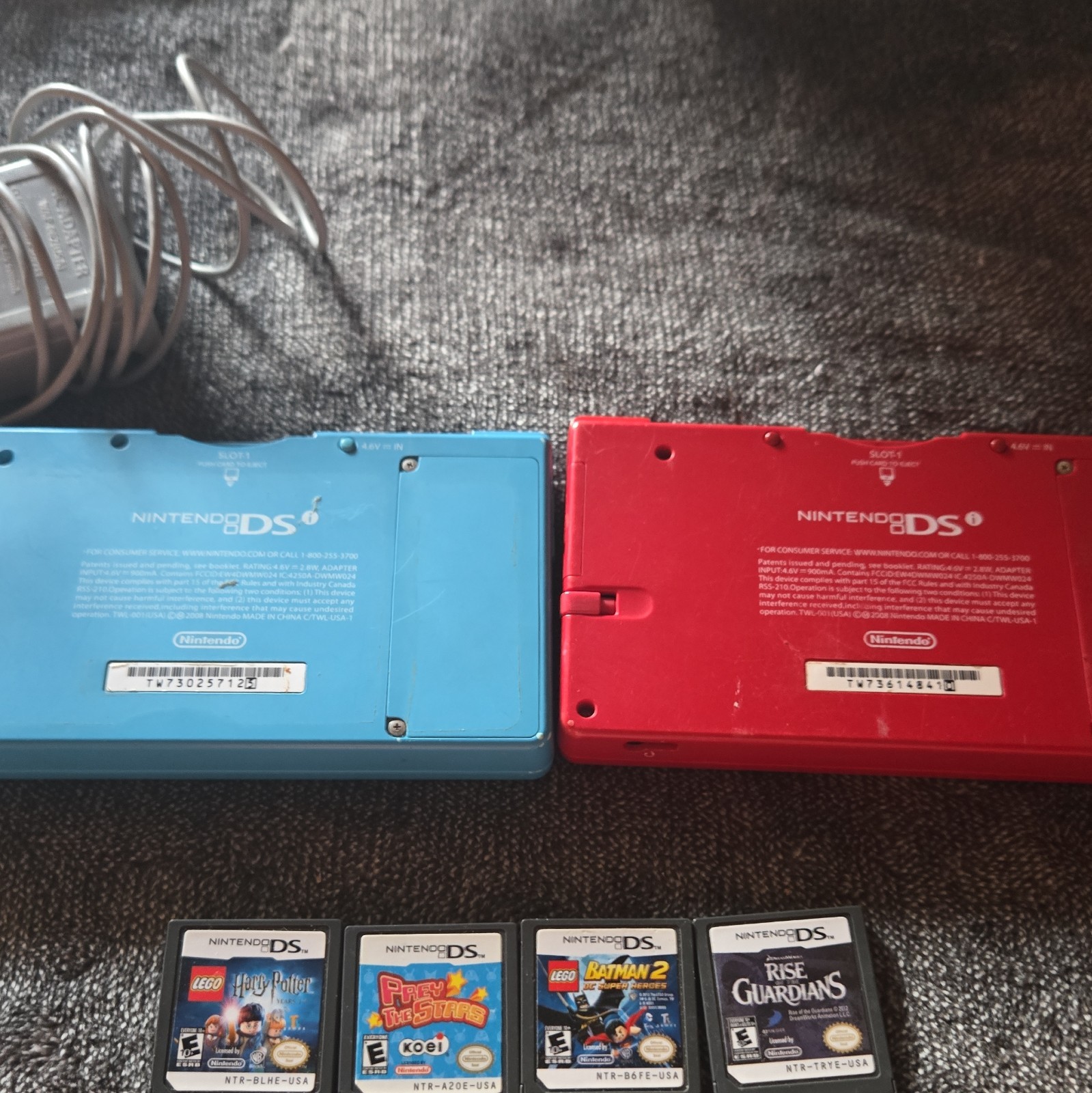 Nintendo DS Console Lot w/ AC Adapter & 4 Games LEGO Batman 2 Harry Potter