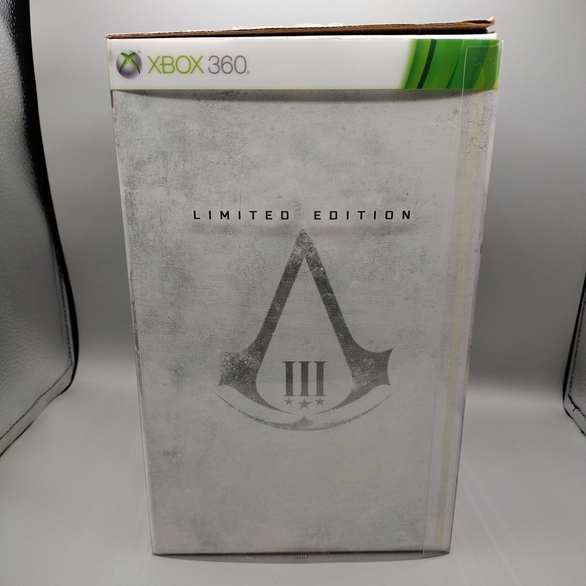 Assassins Creed 3 III Limited Edition Xbox 360 Complete Statue Flag Belt Buckle