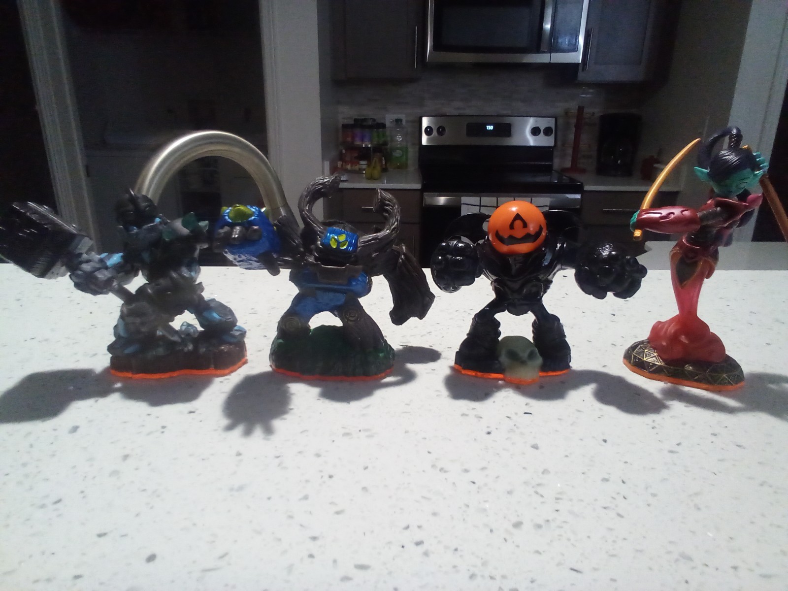 Skylanders Giants Set w/ Scarlet Ninjini, Pumpkin Eye Brawl, Granite Crusher