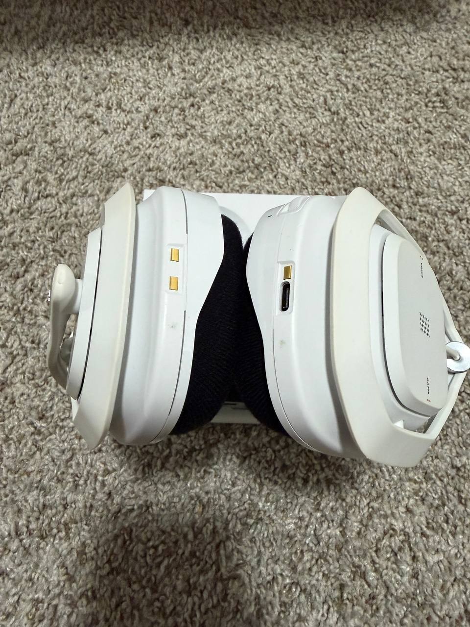 Logitech Astro A50 X LIGHTSPEED Wireless Gaming Headset + Base Station – White