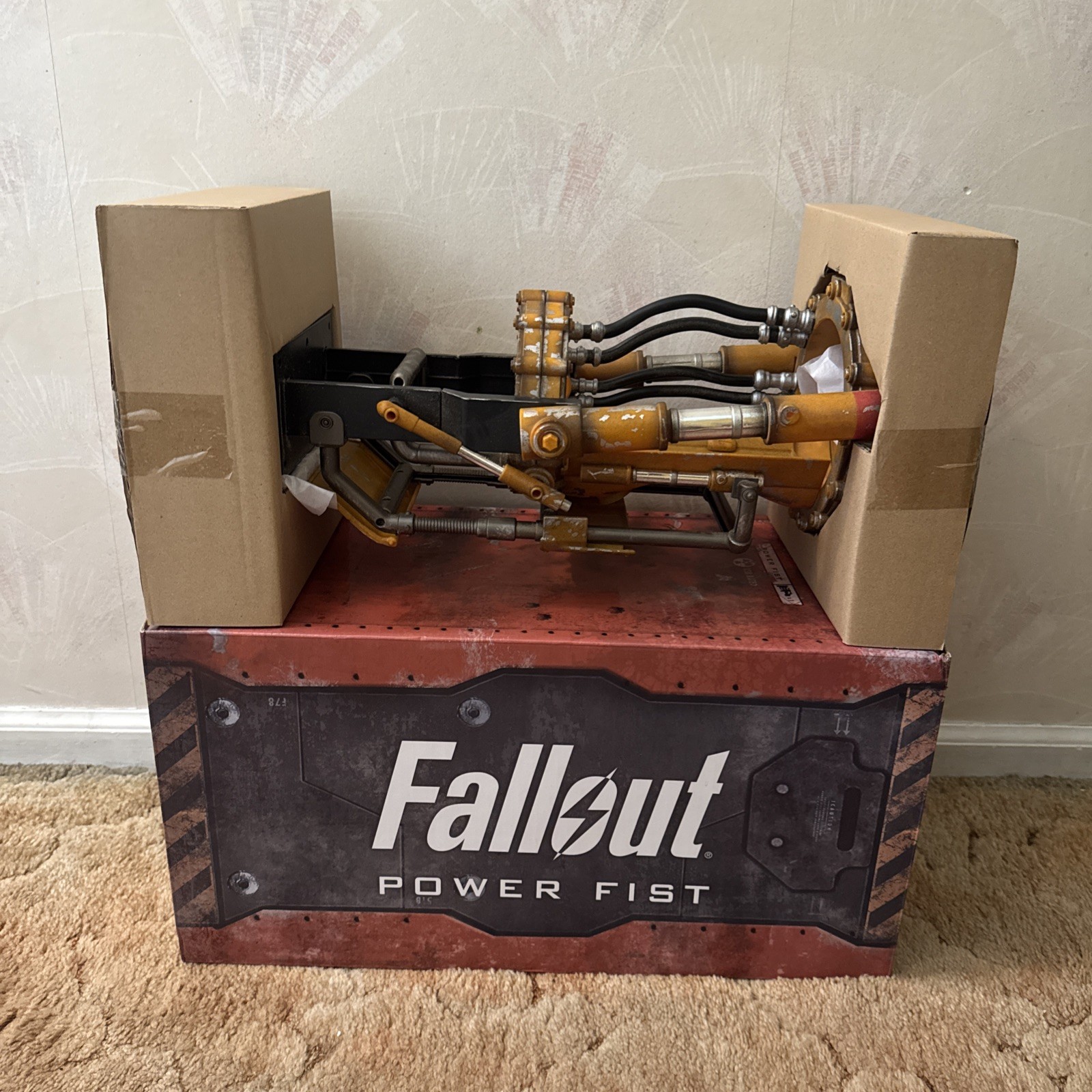 Fallout Power Fist Bethesda Chronicle Collectibles Replica 1:1 Scale BRAND NEW