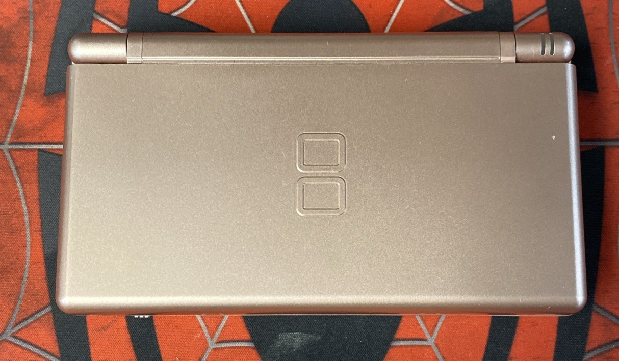 Nintendo DS Lite USG-001 – Metallic Pink *Very Nice*