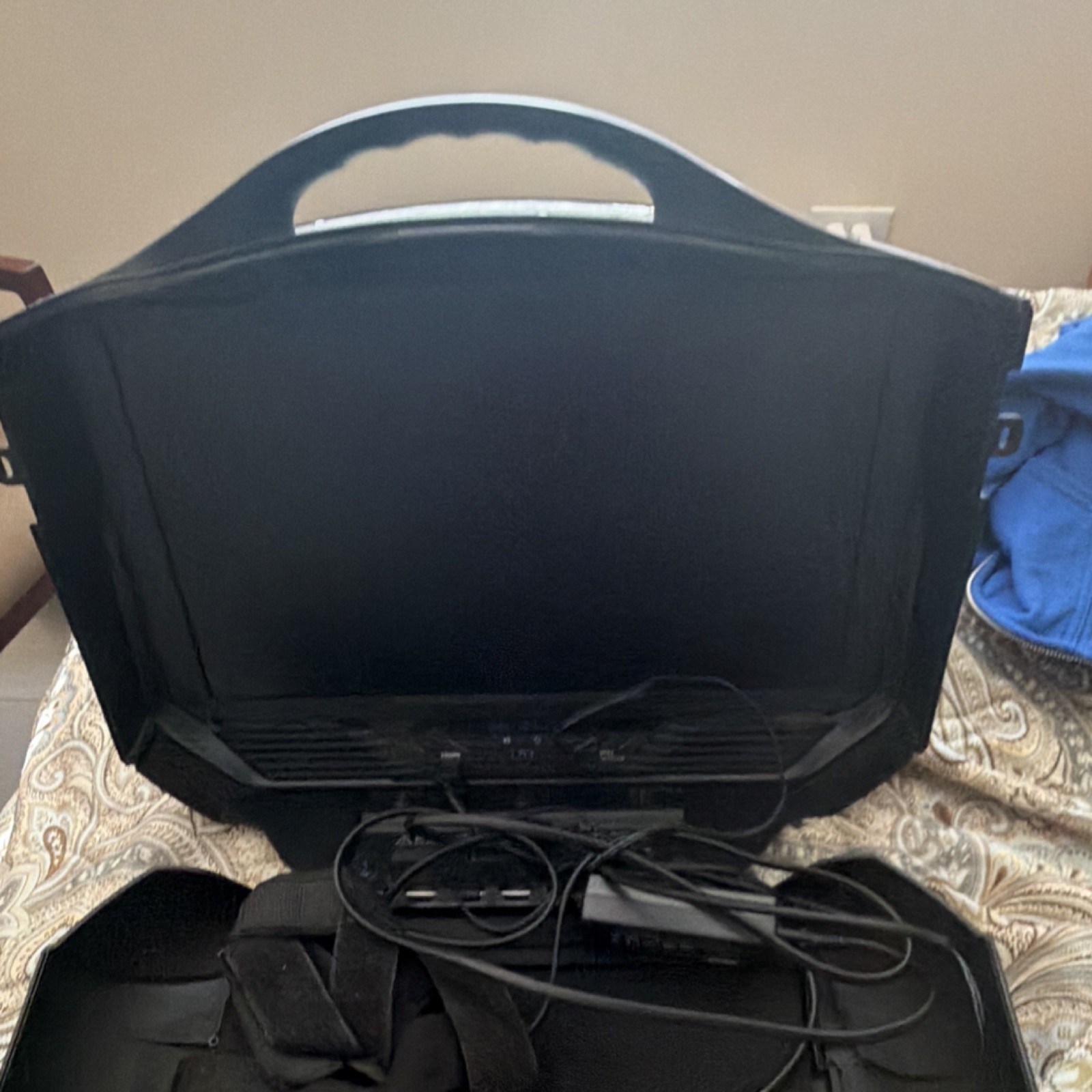 GAEMS Vanguard Hard Shell Carrying Case w/ Built-In Monitor, Black PS3/PS4