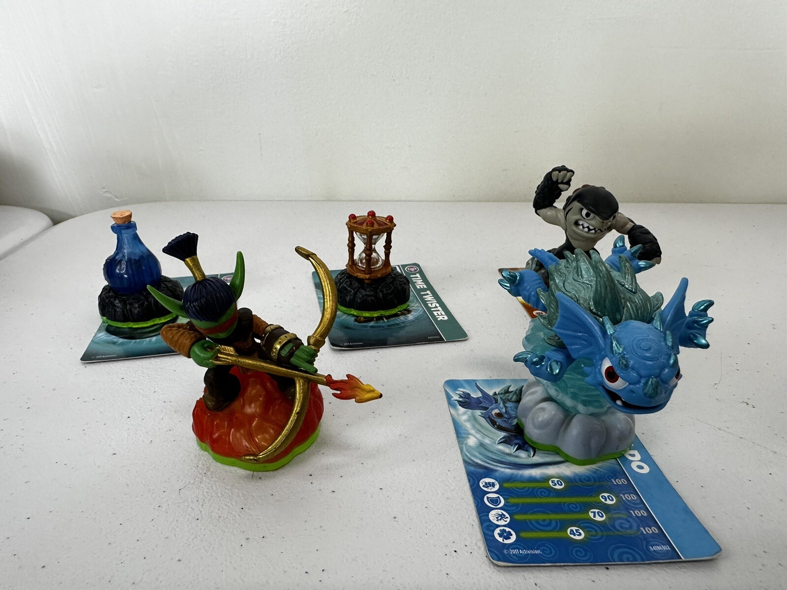 Skylanders Spyro’s Adventure and one unsure Figures – Set Of 5 Green Base