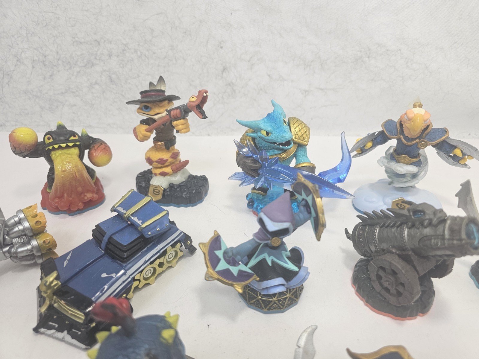 Skylanders Figure Vehicle Lot of 11 Snap Shot Rattle Shake Shield Striker Bundle