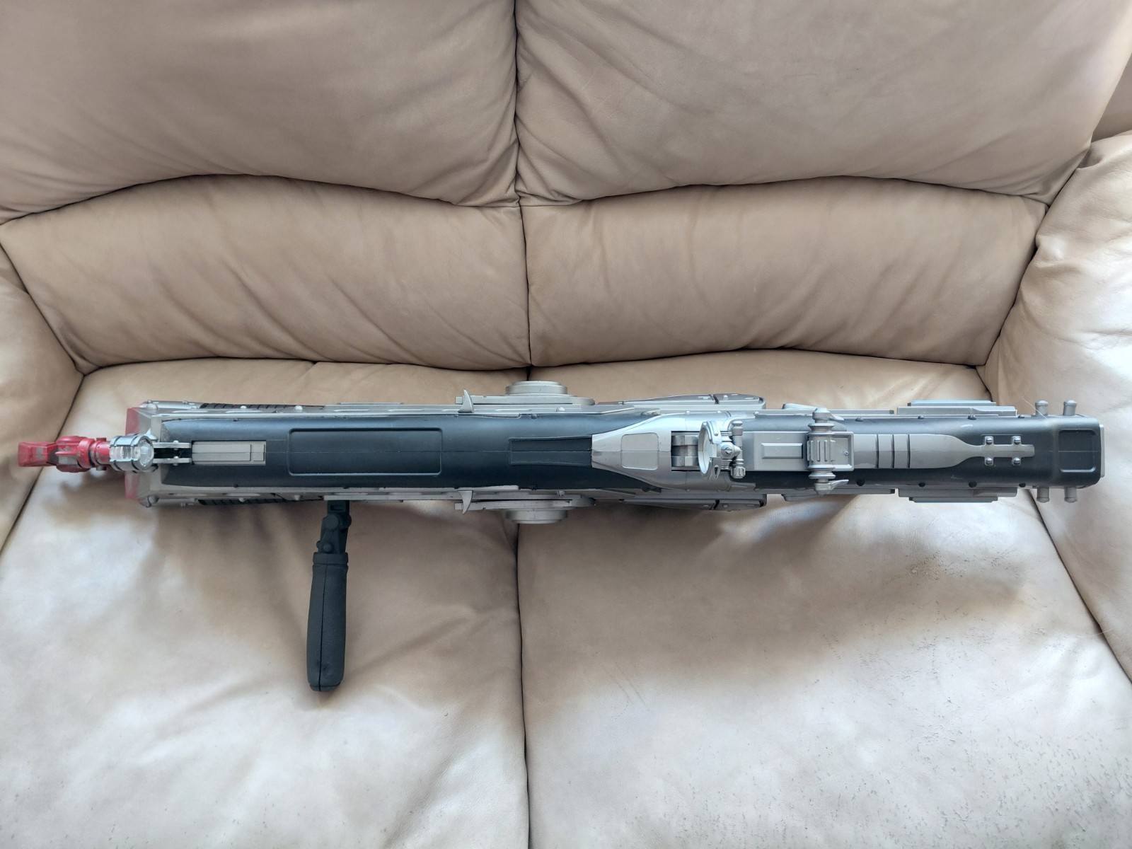 NECA Gears Of War Lancer Replica 2008 – Bloody Lancer – 36″ Full Size Prop