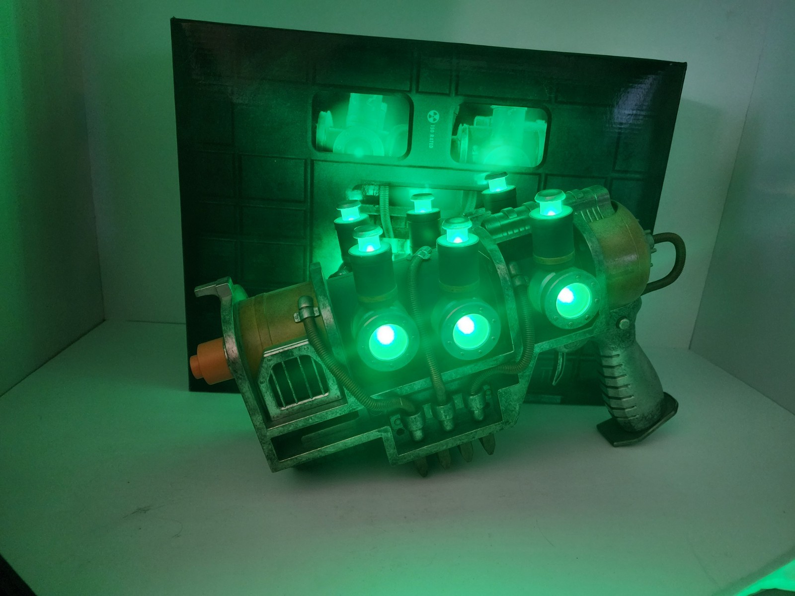 Fallout Replica Plasma Pistol Chronicle Collectibles Thinkgeek cosplay