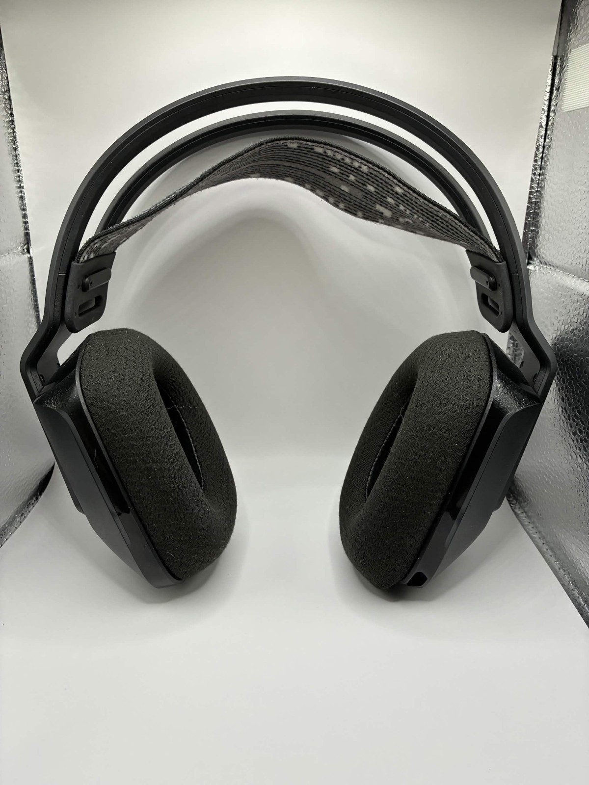 Logitech G733 Wireless Gaming Headset Black, Boom Mic, USB, Volume Control