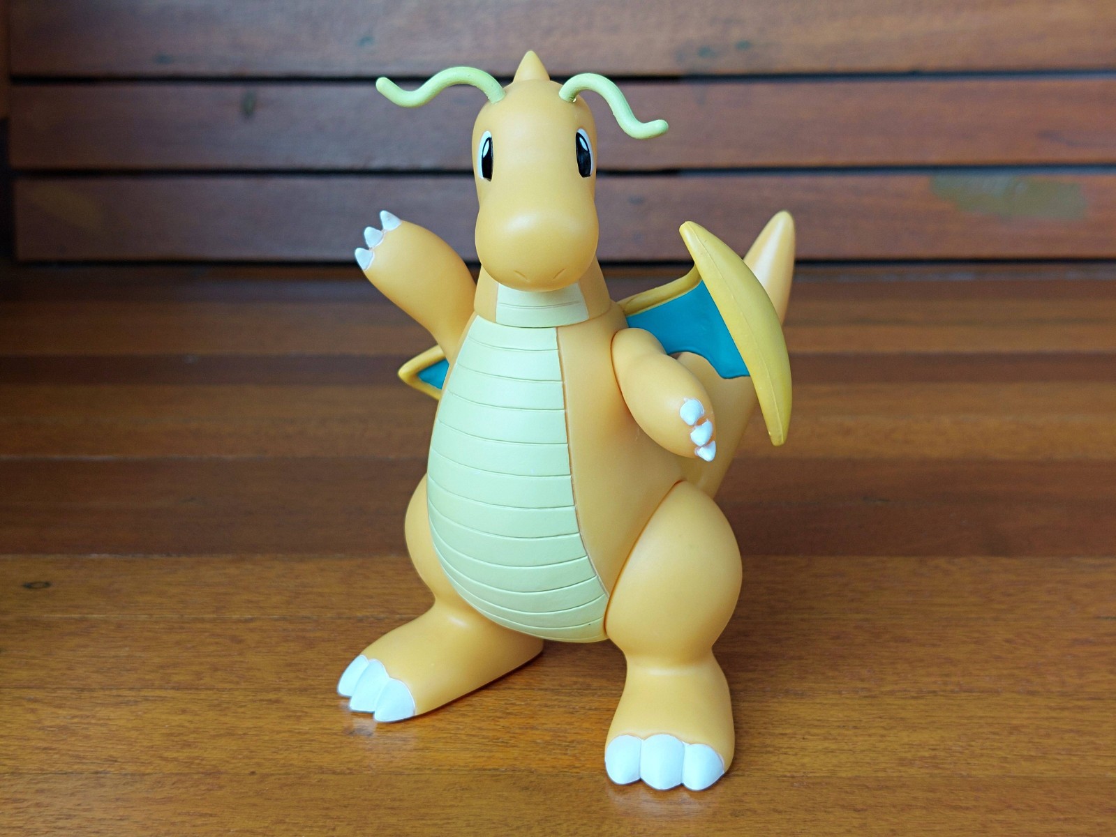 Dragonite Kairyu Pokemon Soft Vinyl DX Deluxe Figure Collection Tomy 1999 5.2in