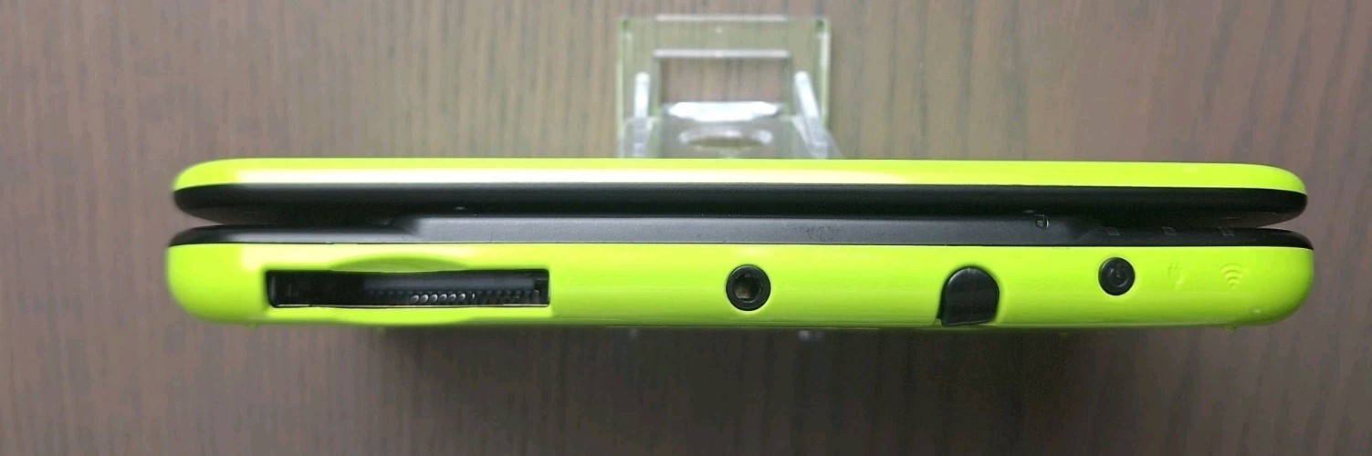 New Nintendo 3DS XL Lime Black | Charger + 32GB SD Card | Region Free