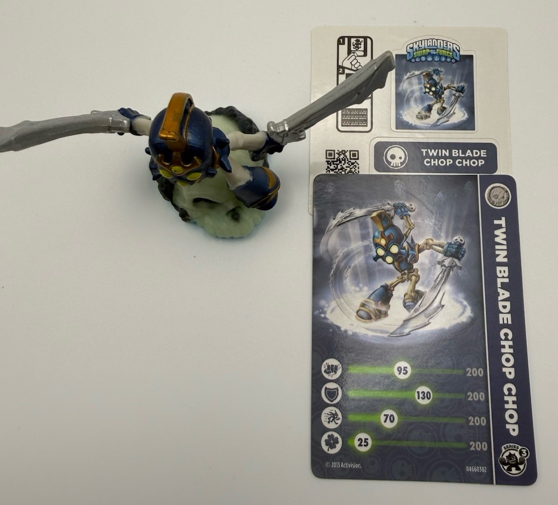 Skylanders SWAP FORCE Twin Blade Chop Chop COMPLETE w/ Card & Sticker – Series 3