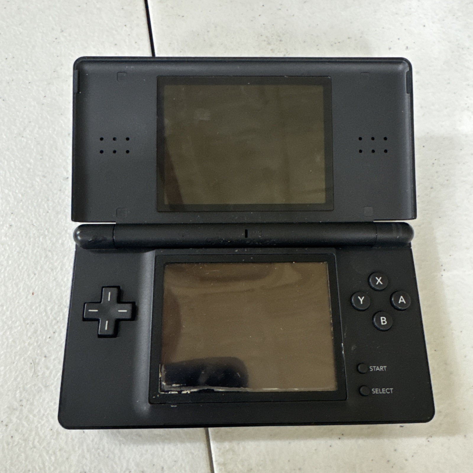 Lot of Nintendo 3DS/2DS/3DS XL Handhelds (For Parts/Repairs)