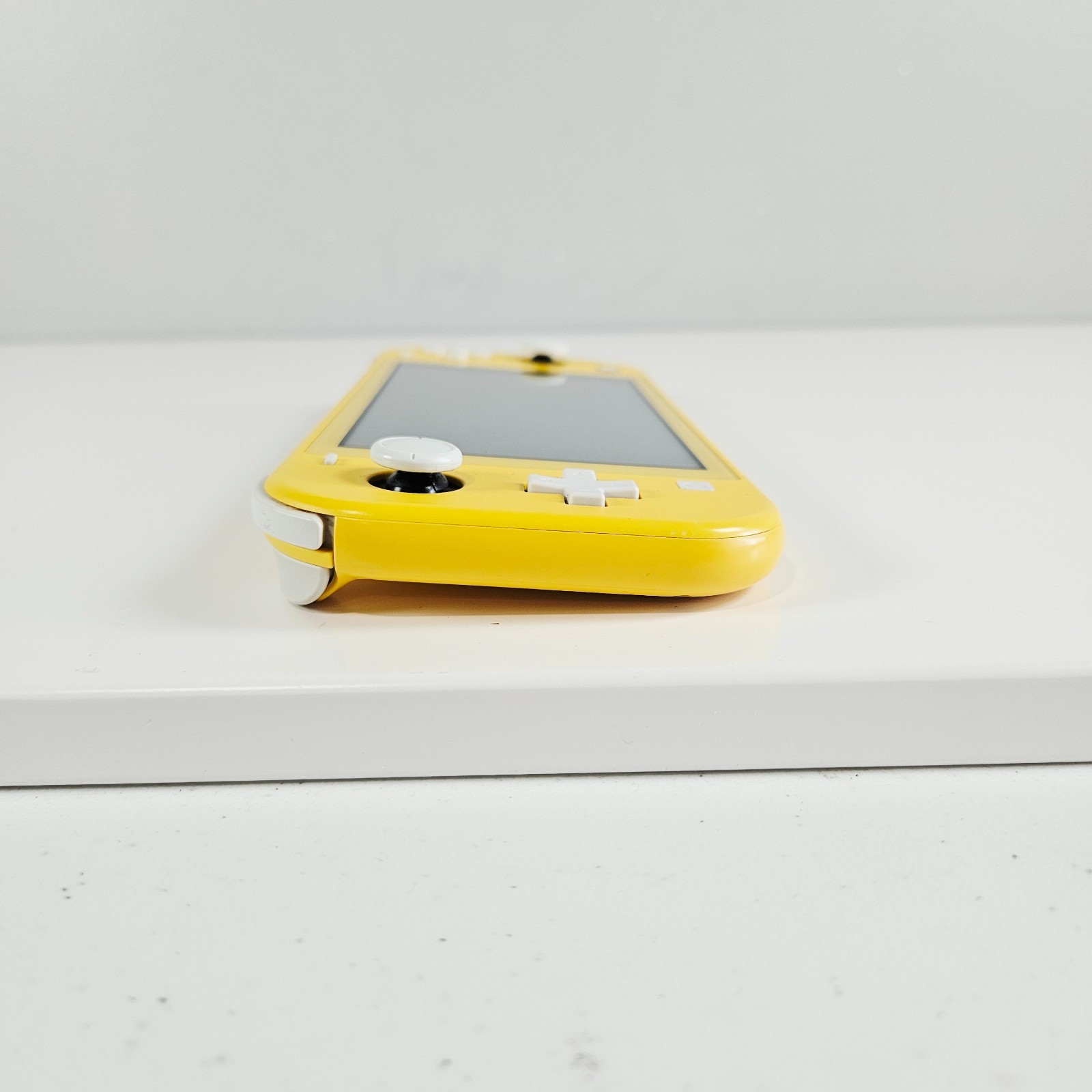 Nintendo Switch Lite Yellow 32GB 720p Wi-Fi Handheld Console HDH-001 Tested