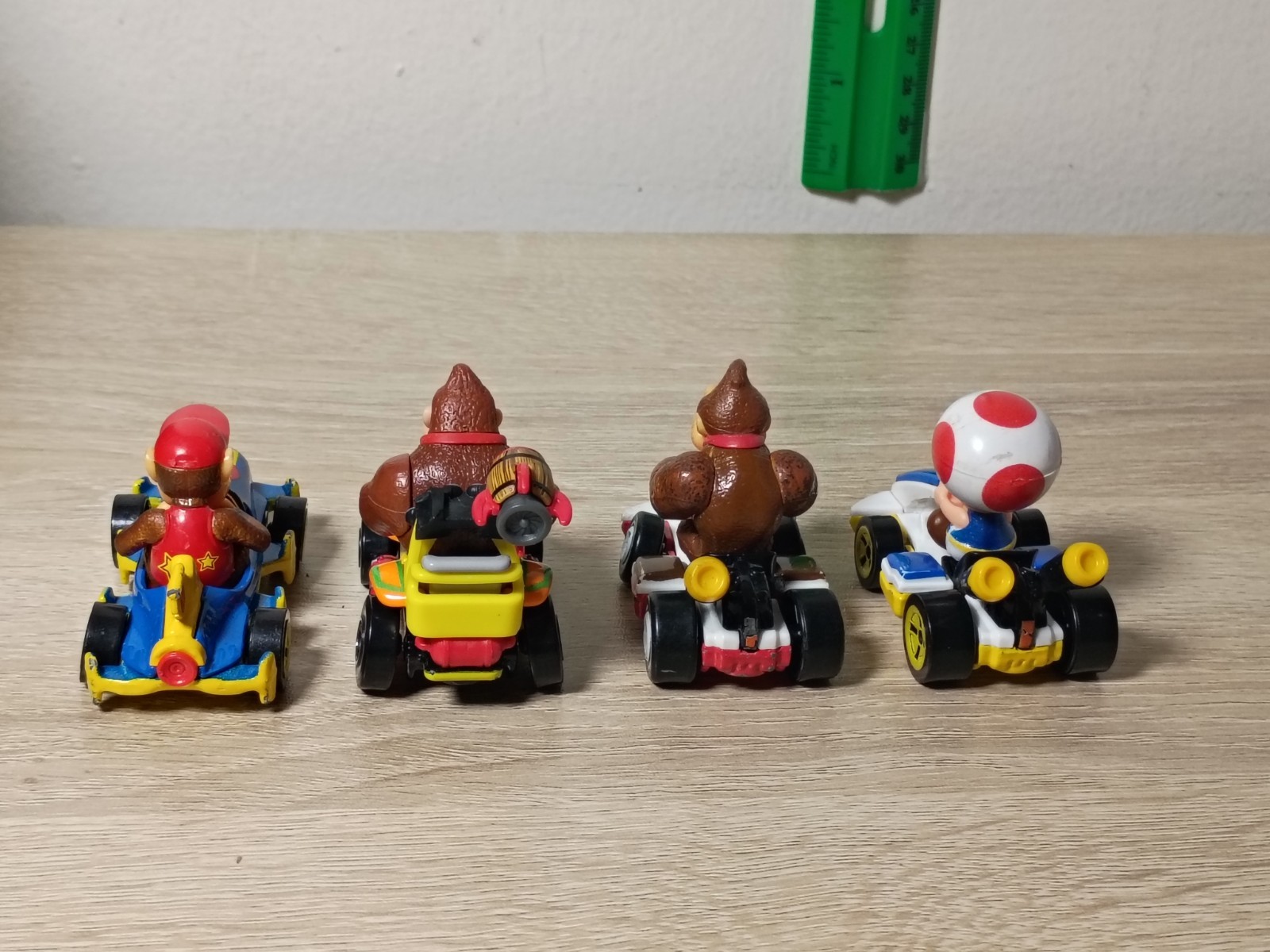 4-PK SUPER MARIO KART Hot Wheels Diddy Donkey Kong Toad Mach-8 Movie Standard