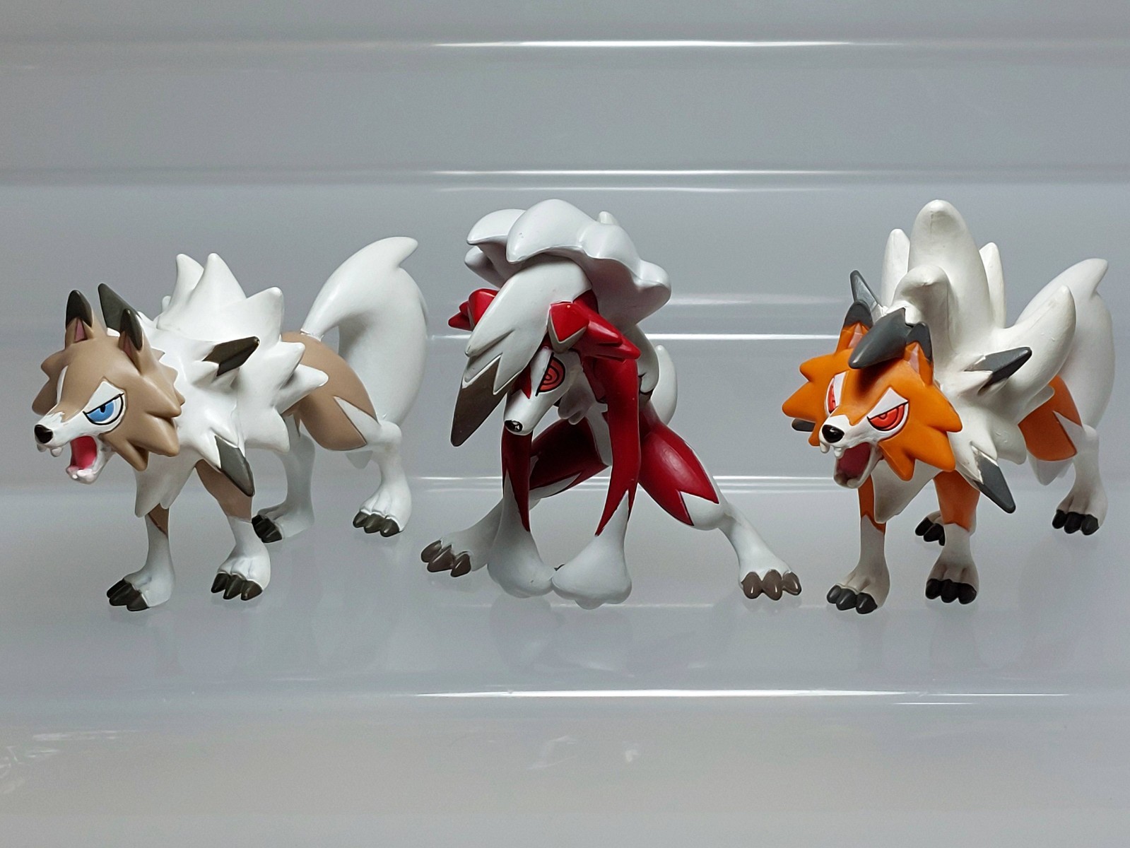 Lycanroc (Midday Midnight Dusk) Pokemon Moncolle Figure Takara Tomy 2.1-2.6in