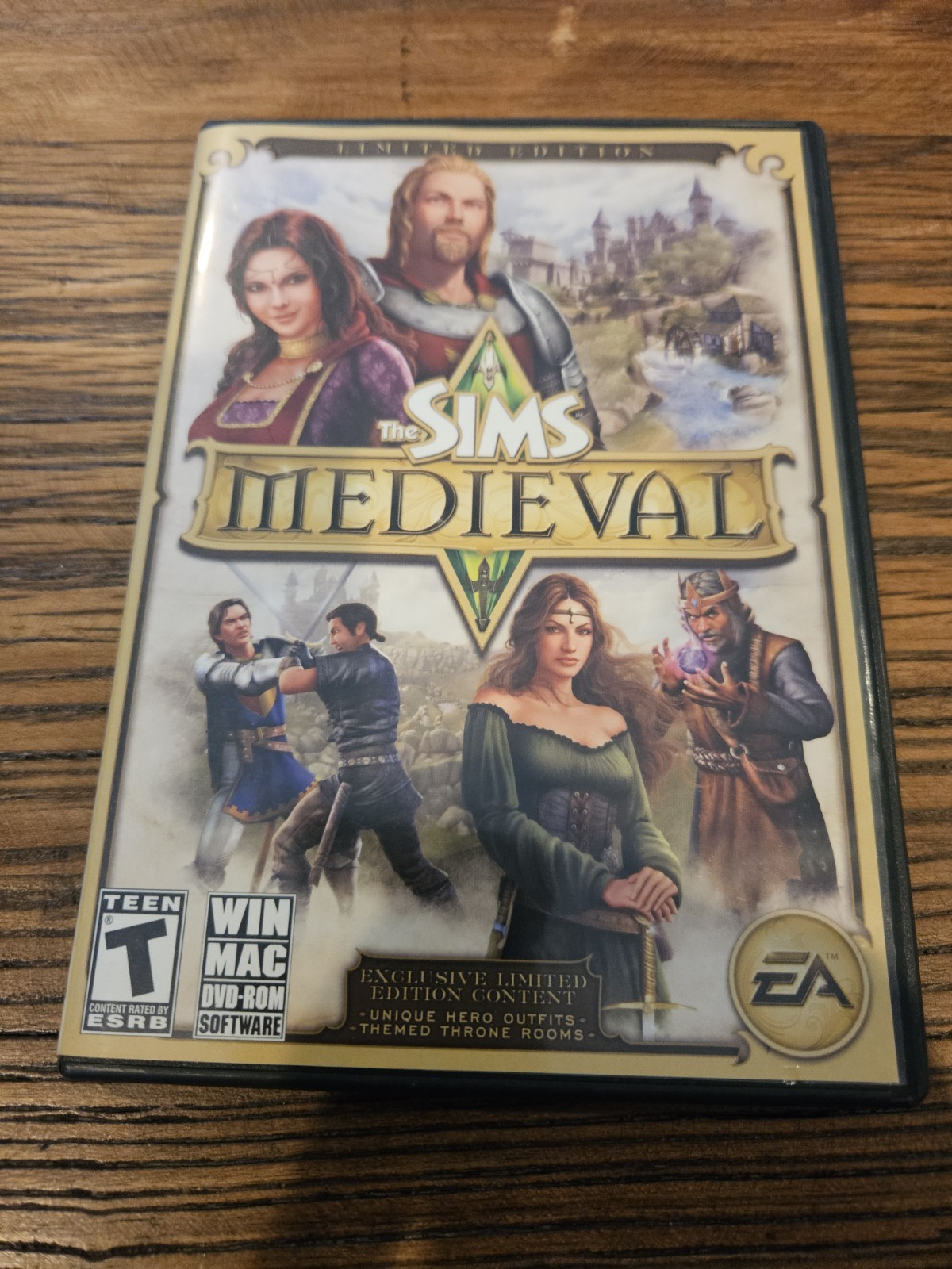 The Sims Medieval [Limited Edition] w/ Game Guide (PC, 2011) CIB, Very Good