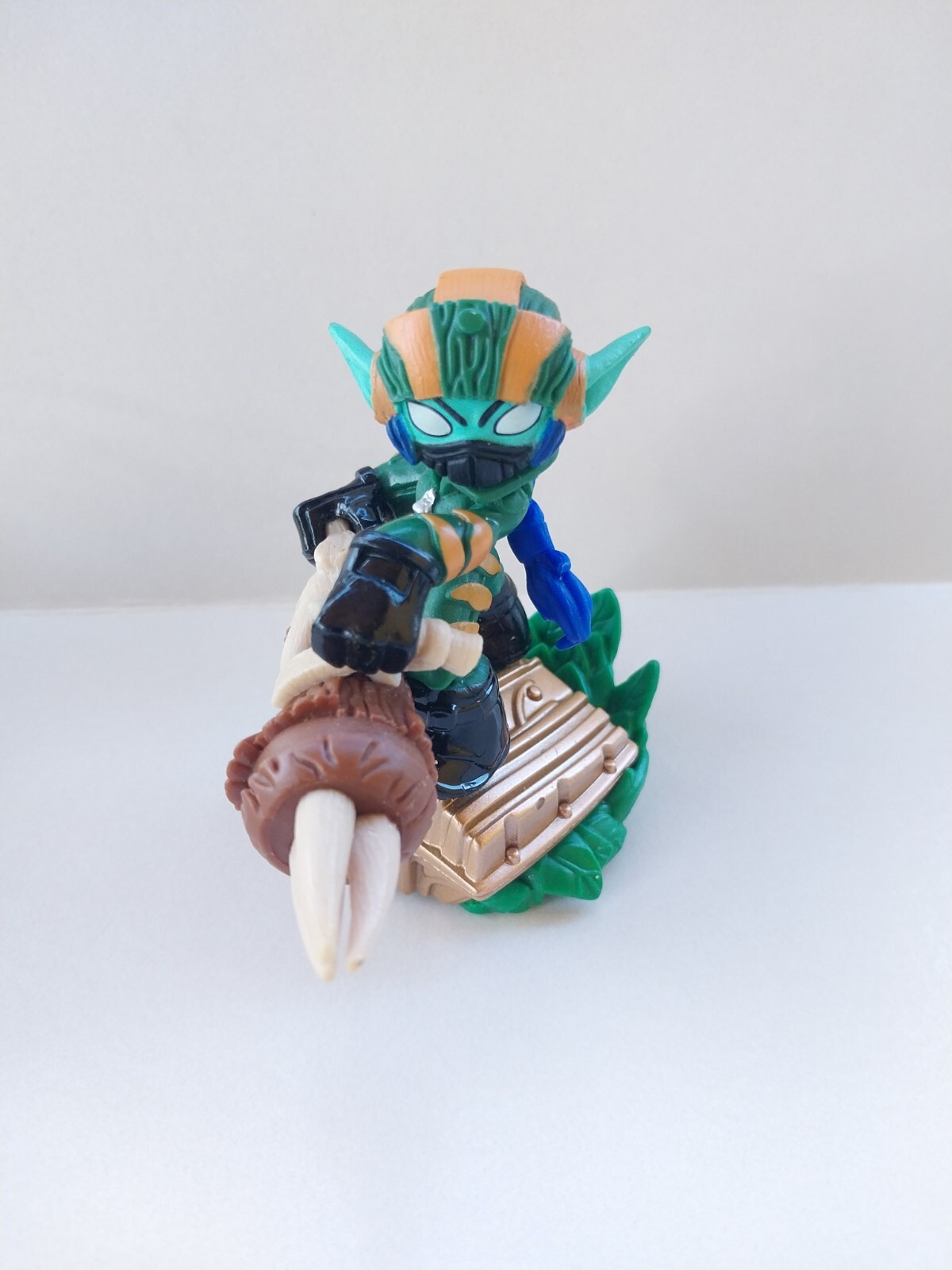 Skylanders Superchargers Nitro Stealth Stinger and Stealth Elf Activision Loose