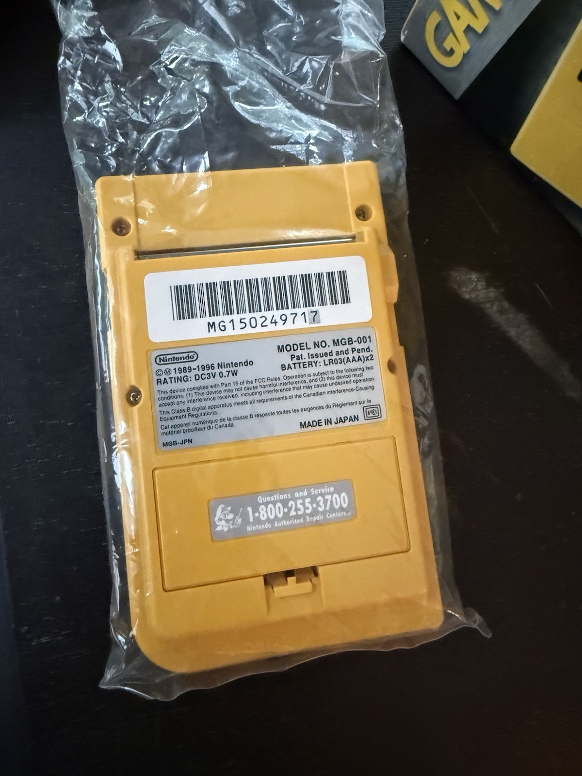 Nintendo Game Boy Pocket Yellow Handheld- 1997 (includes instructions) Mint