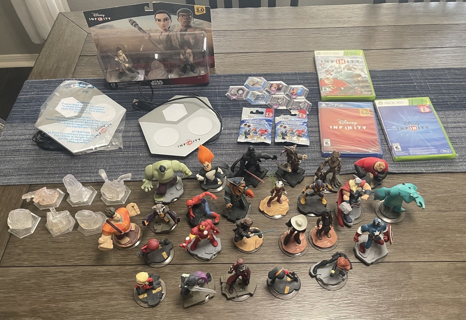 46 Piece Disney Infinity Set – Games, Figures, Game Pads, Crystals, Power Disc