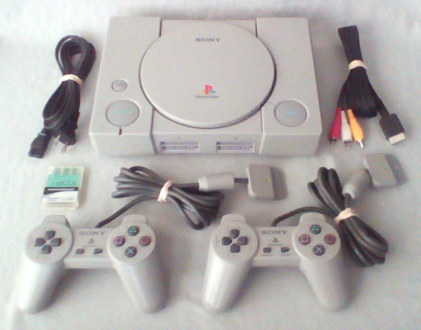 SONY PLAYSTATION 1 PS1 SCPH-5501 CONSOLE BUNDLE w/ 2 CONTROLLERS & MEMORY CARD!