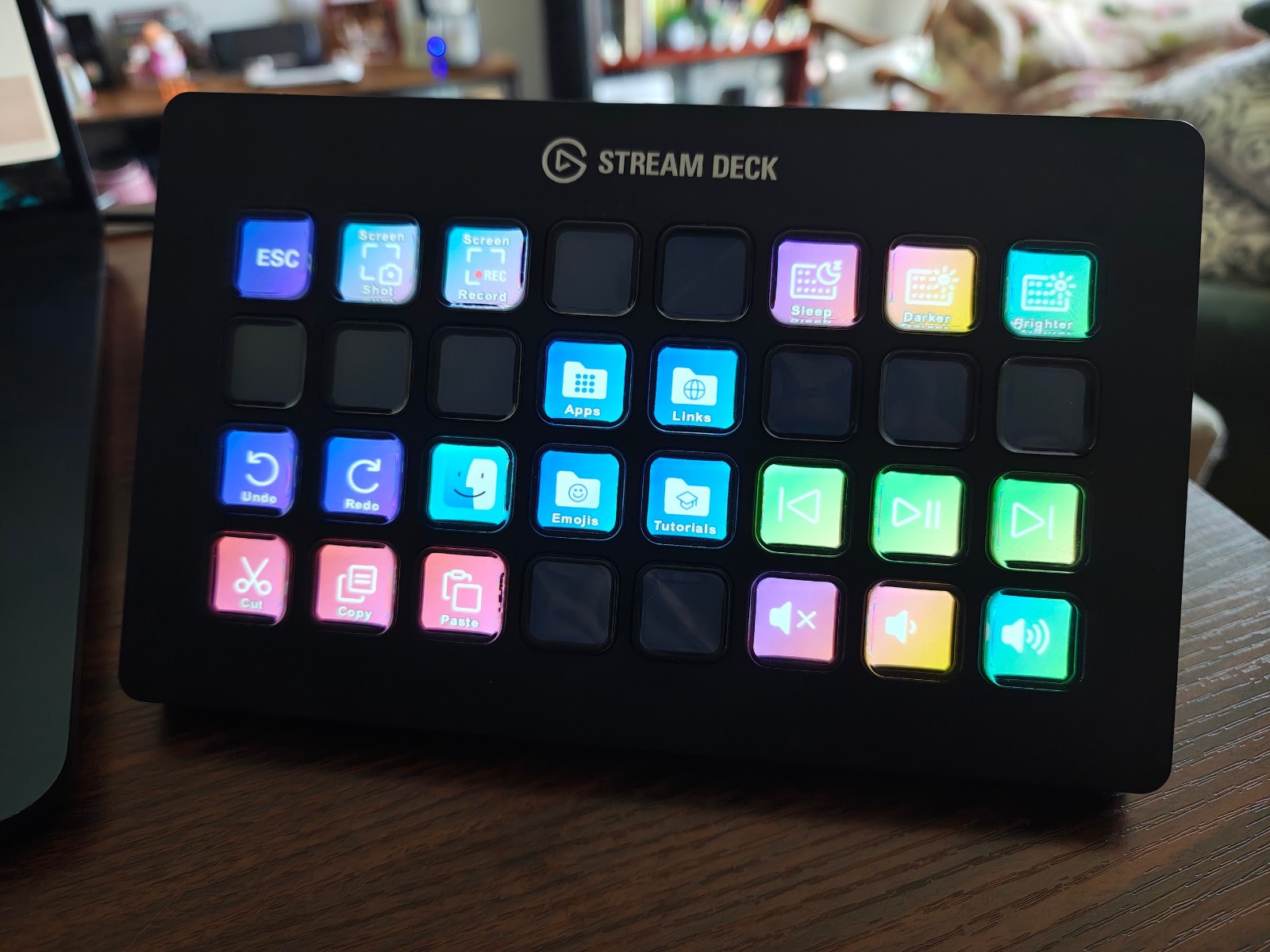 Elgato Stream Deck XL – 32 Key Macro Pad/Stream Controller (Model 20GAT9902)