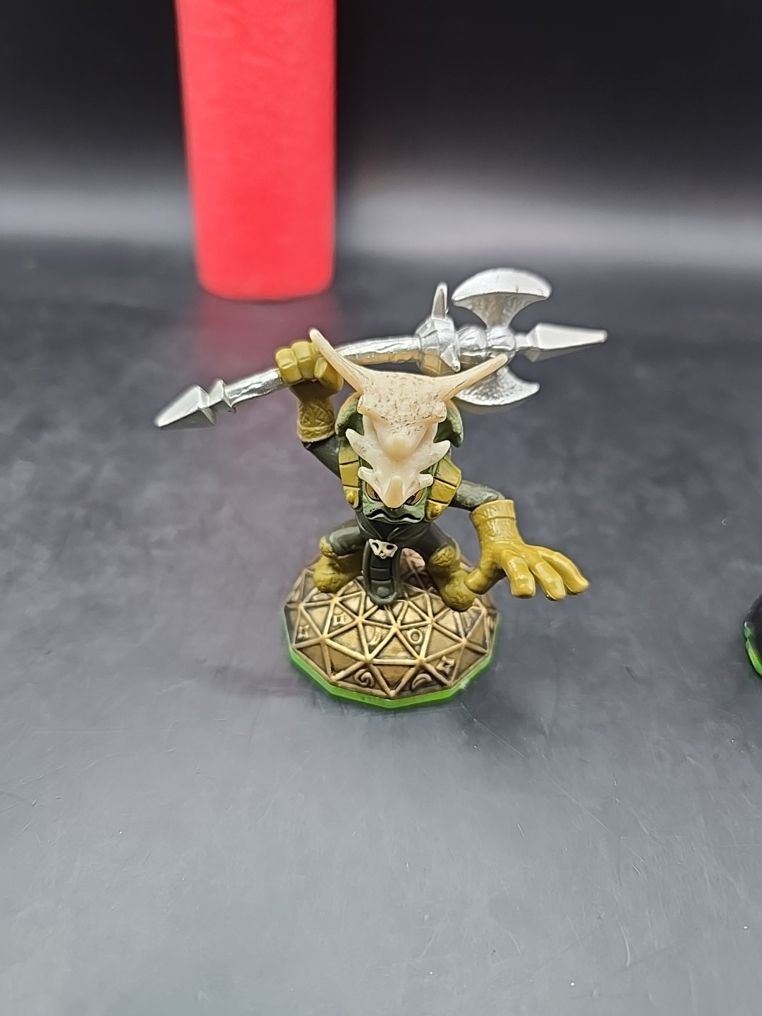 Activision Skylanders Spyro’s Adventure Voodood Anvil Rain And Sky Iron Shield