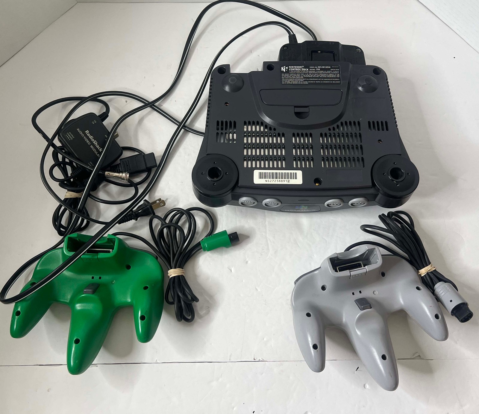 Nintendo 64 N64 Console NUS-001 (USA) Bundle 2 Controllers Cables TESTED Works