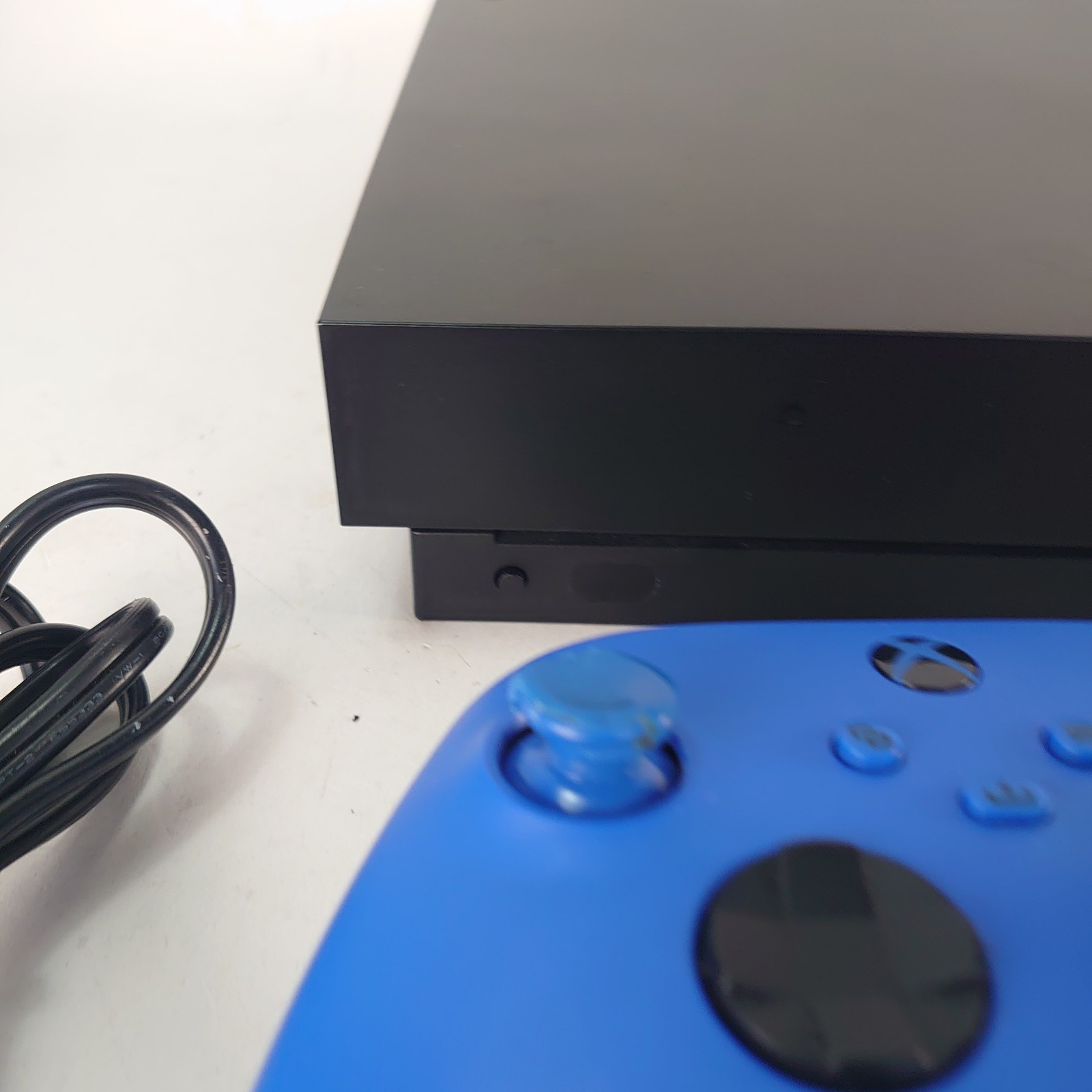 Microsoft Xbox One X 1TB Console Gaming System Black 1787 W/ Controller 1 Game