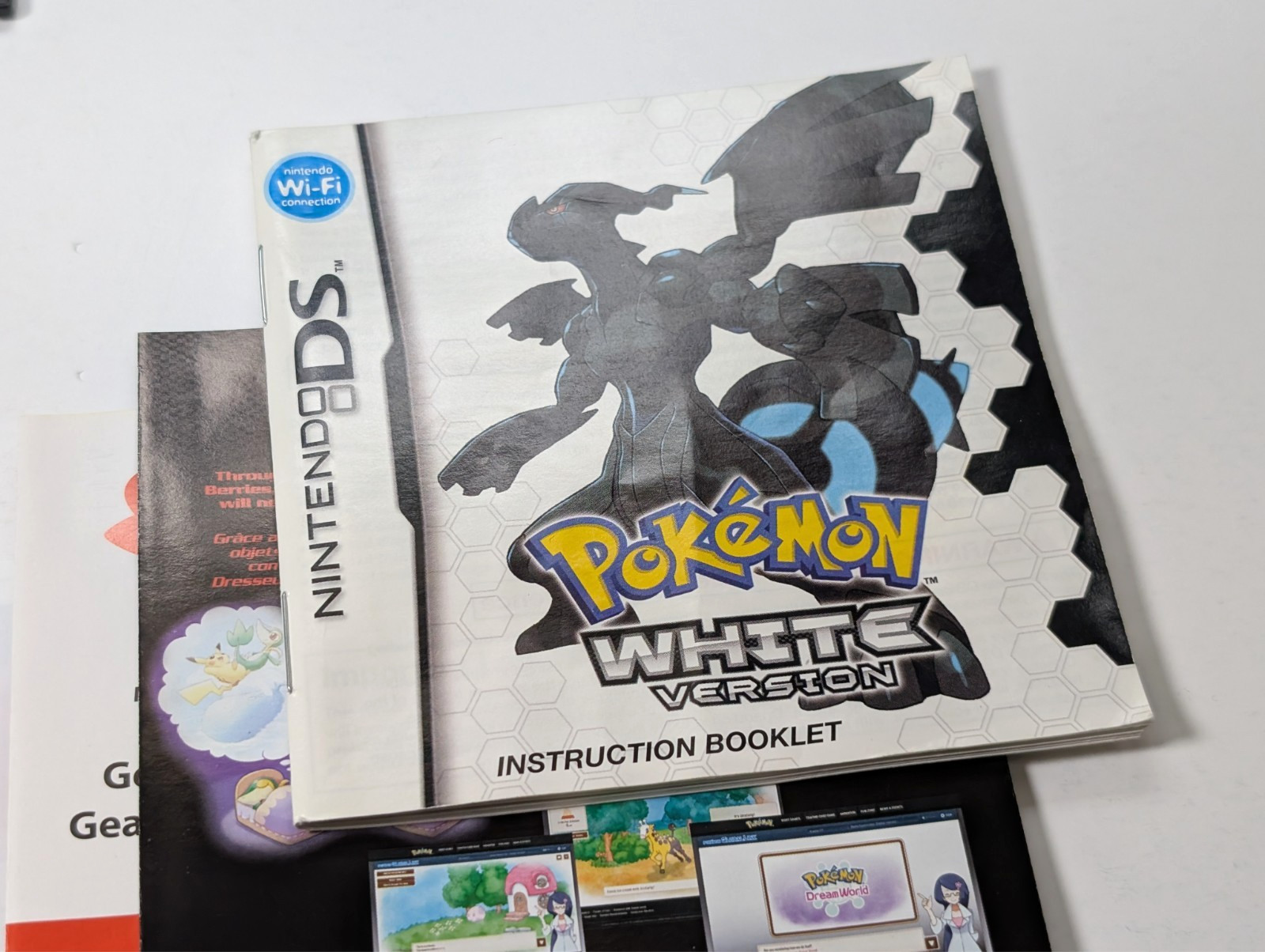 Pokemon White Nintendo DS in case authentic