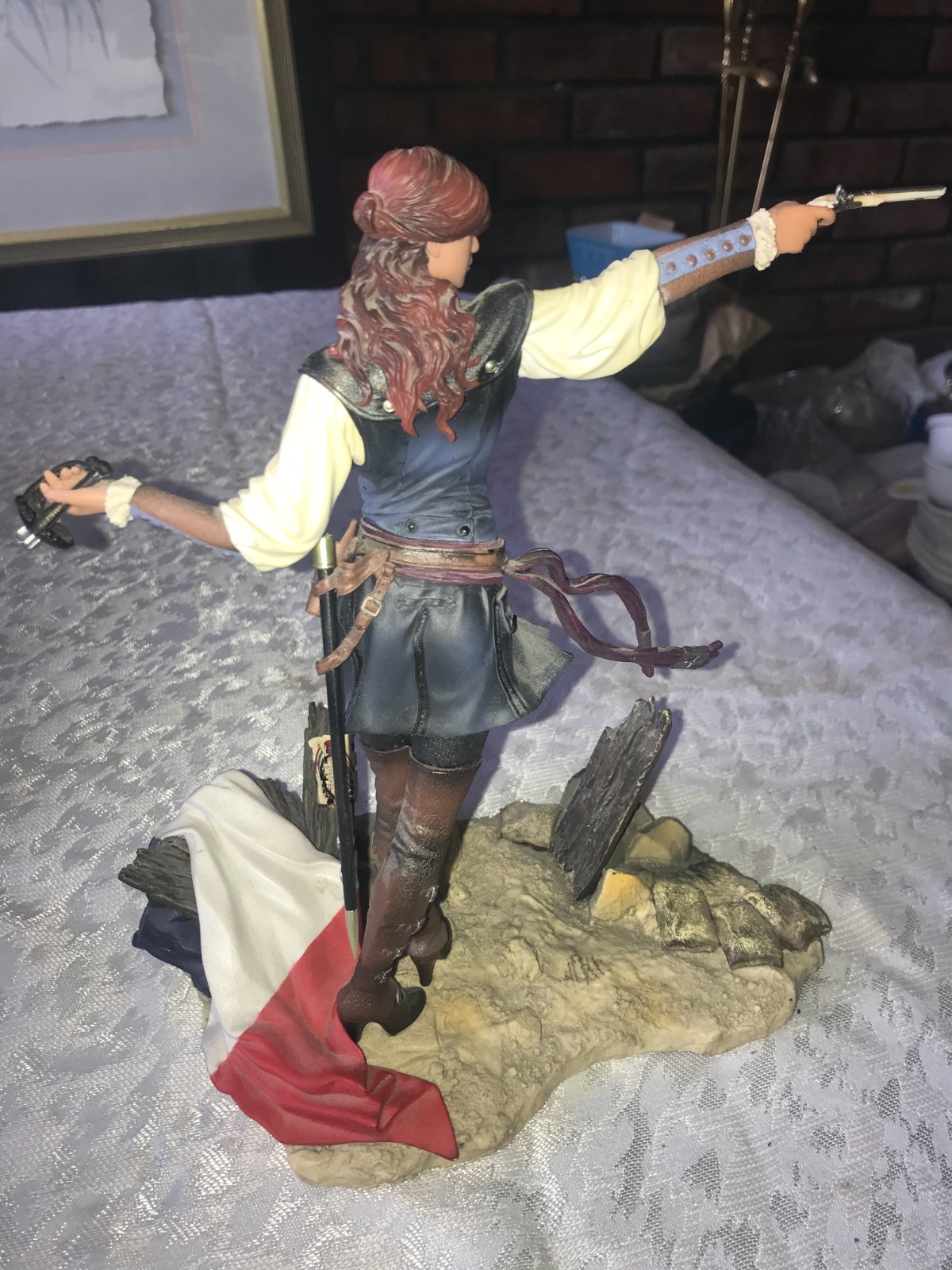 Rare UBISOFT ASSASSINS CREED Unity ELISE The FIERY TEMPLAR Collectable STATUE 9½