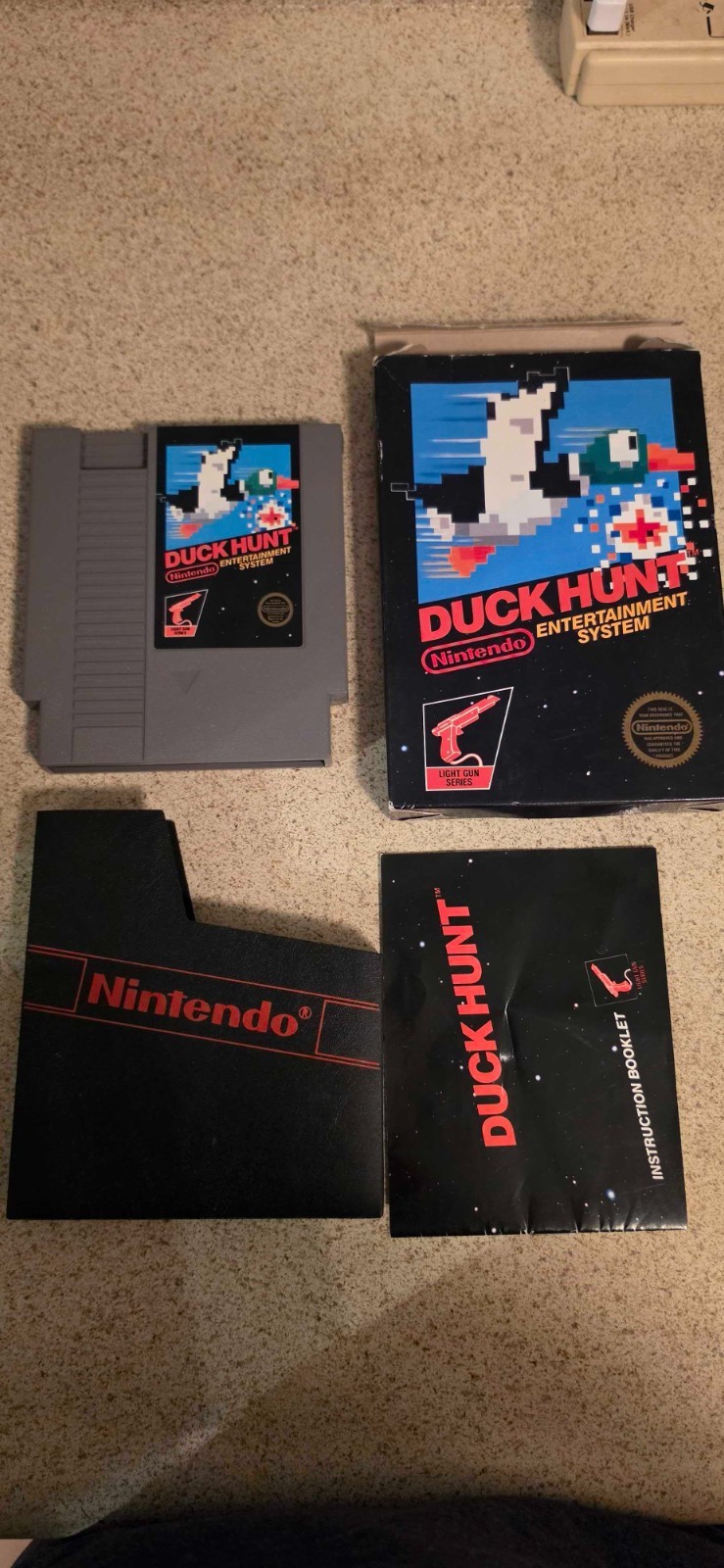 Duck Hunt NES Complete CIB Hangtab Box 5 Screw Early Variant Tested Clean