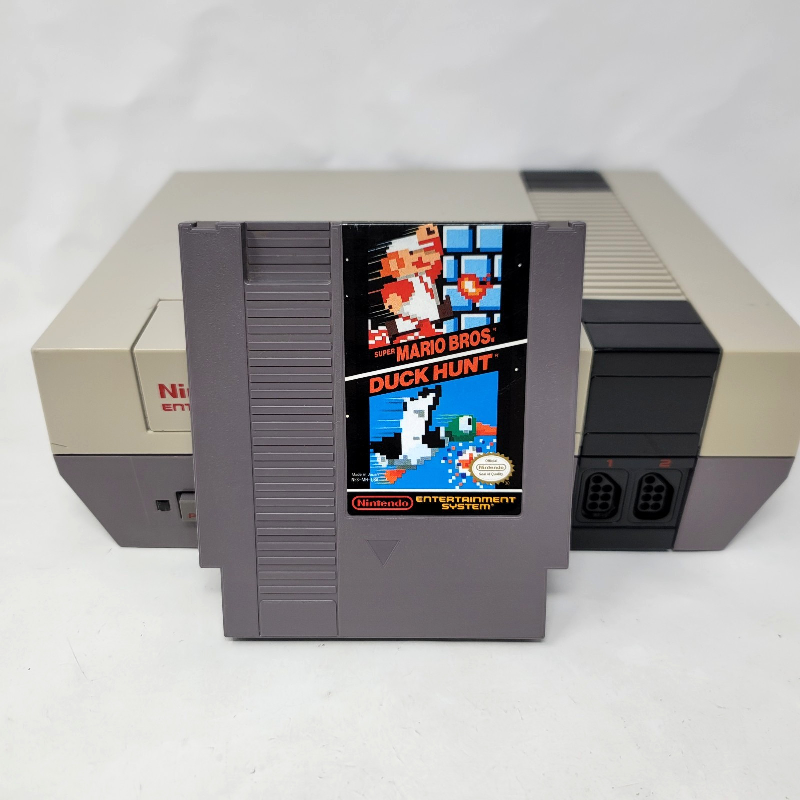 Nintendo NES Console 2 OEM Controllers, Zapper, Mario/Duck Hunt NEW 72 PIN