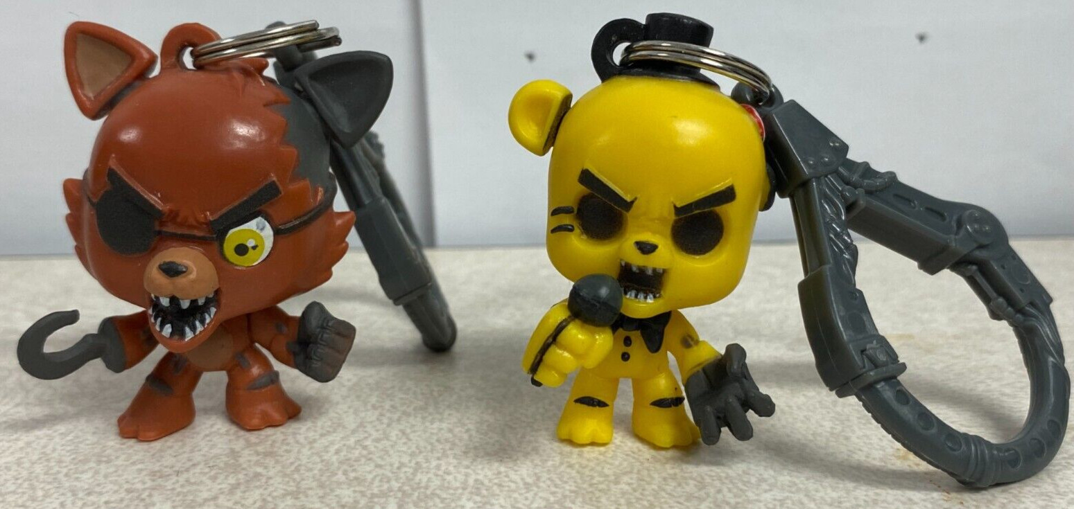Lot 2 Keychain Backpack Hanger Clip Golden Freddy Foxy Five Nights at Freddy’s