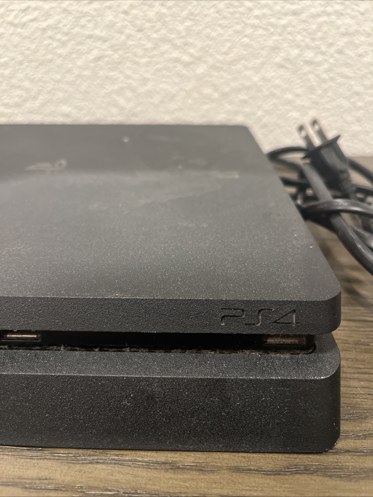 Sony PlayStation 4 Slim Game Console CUH-2215B w/Power Cable (Read)