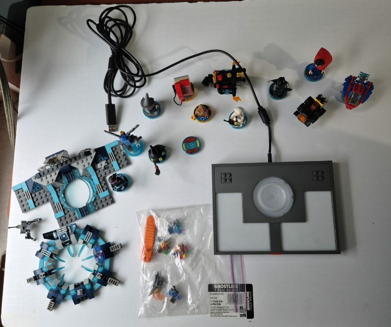 LEGO Dimensions Portal USB Powered Light-Up with Batman & Accessories