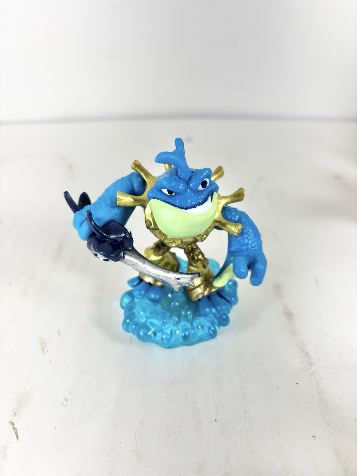 Skylanders Figure Lot of 12 Spyro Stealth Elf Gill Grunt Wash Buckler