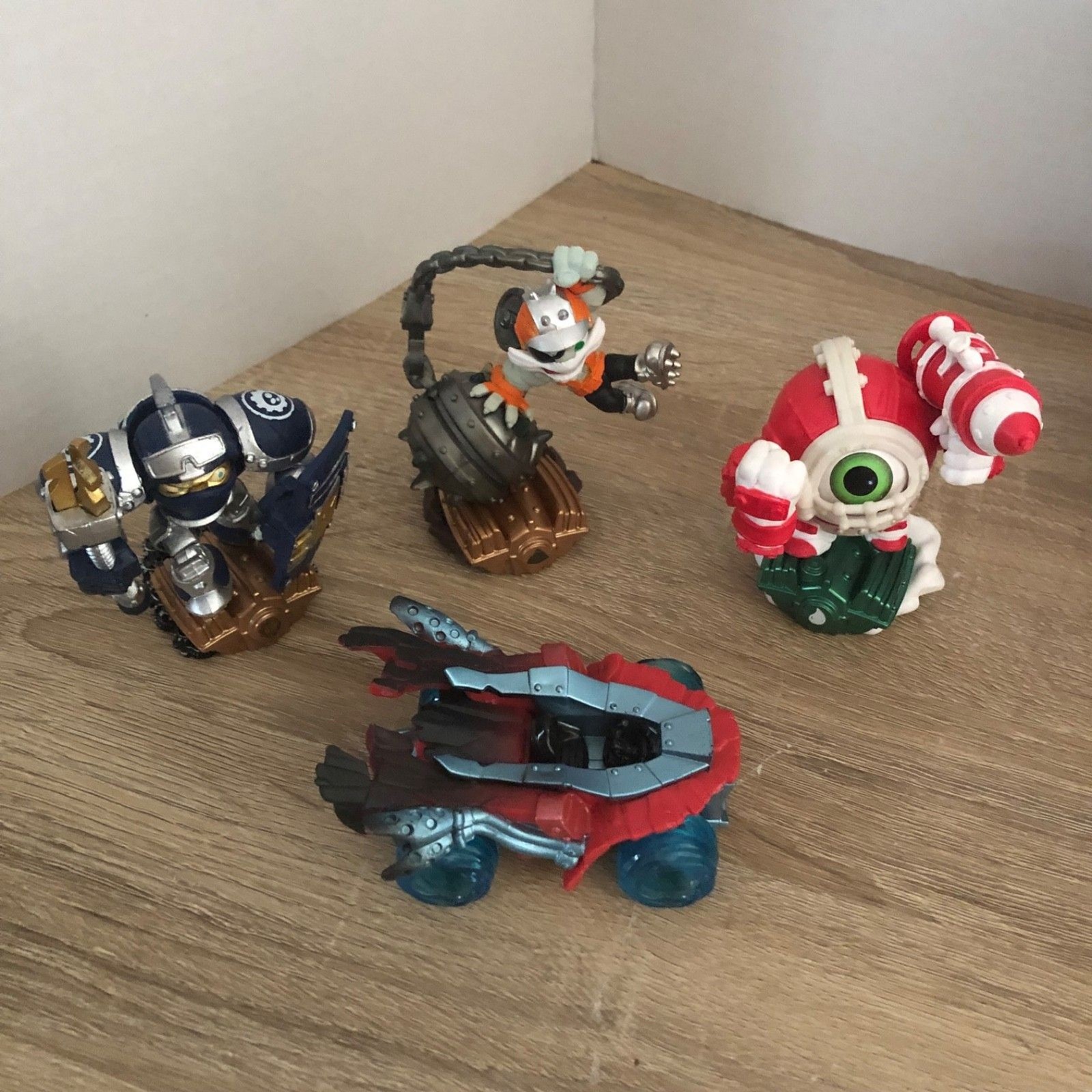 Skylanders Super Chargers Lot Of 20 Portal Power Character Figures Xbox 360