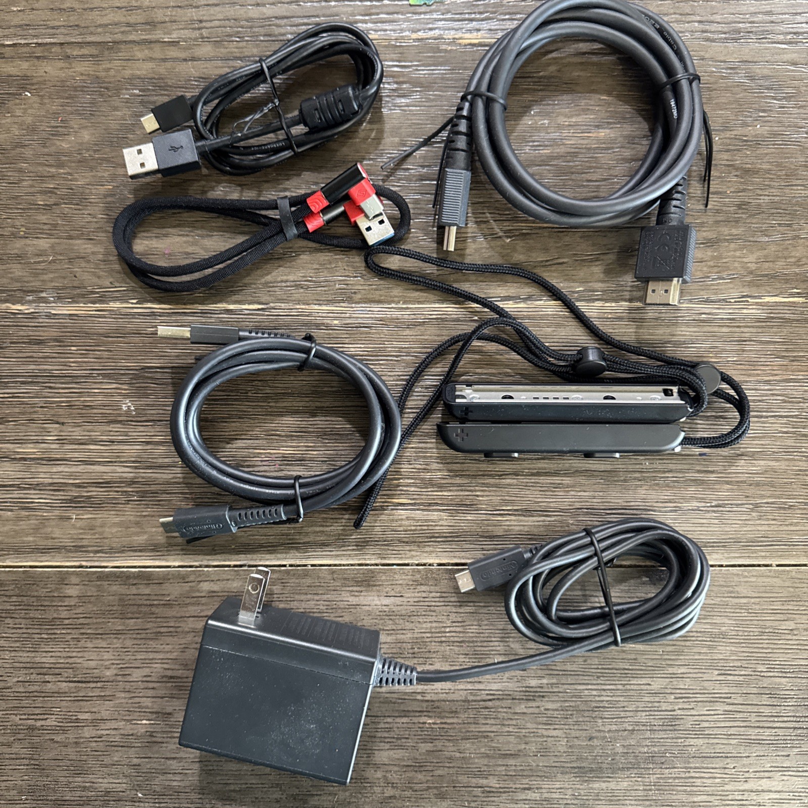 Nintendo Switch Console 1st Gen Bundle 3 Games + Accessories + 256gb SD Card