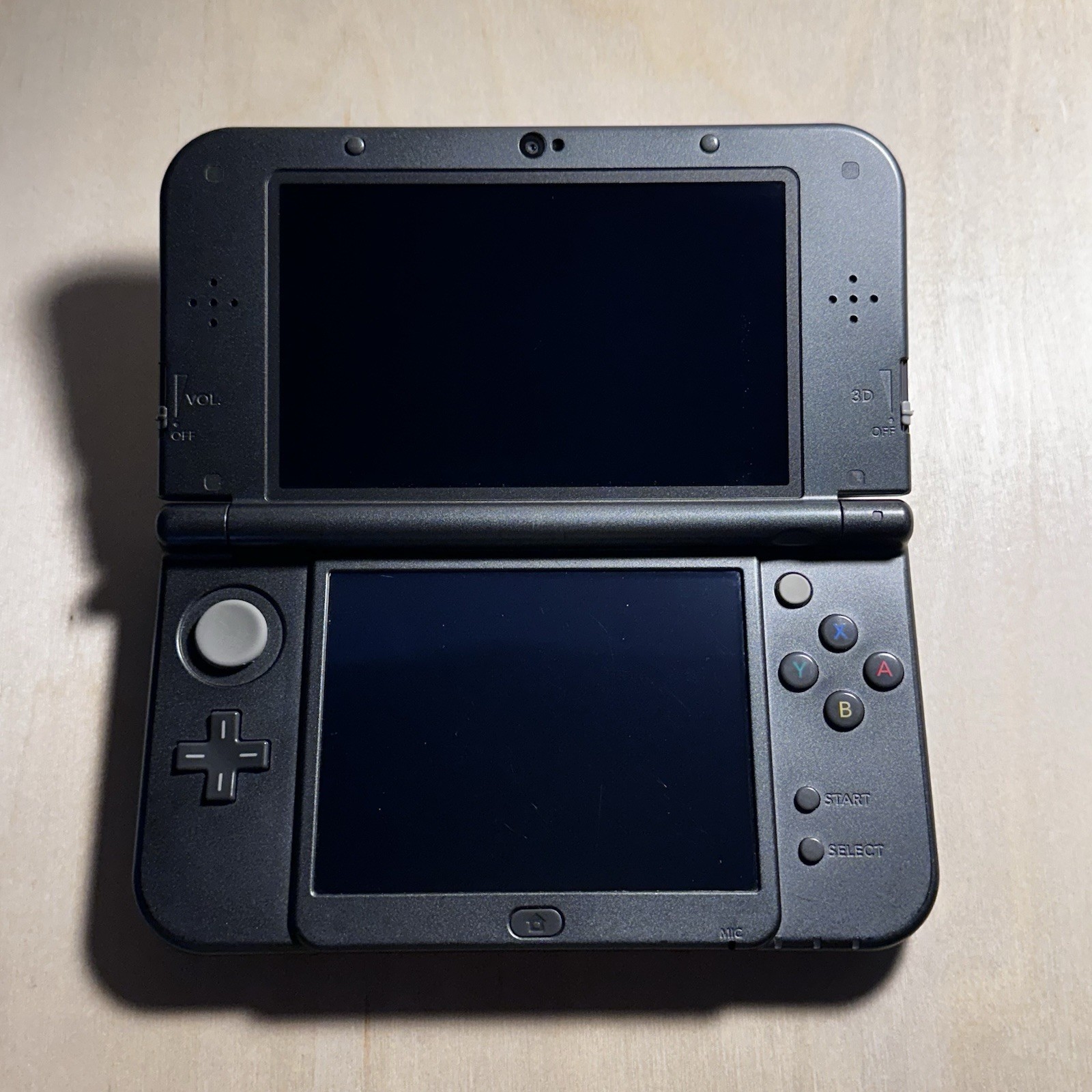 New Nintendo 3DS LL XL Top IPS Region Unlocked Metallic Black Bundle W/ Charger