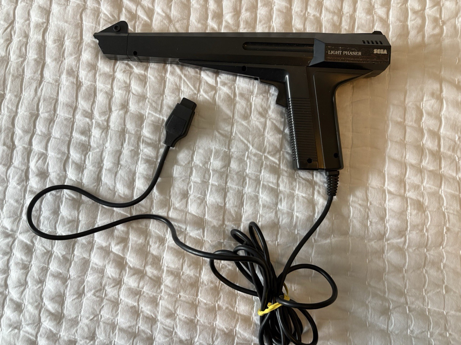 Sega Master System Lot Light phaser, OEM Cable And Rambo 3. Read Description!