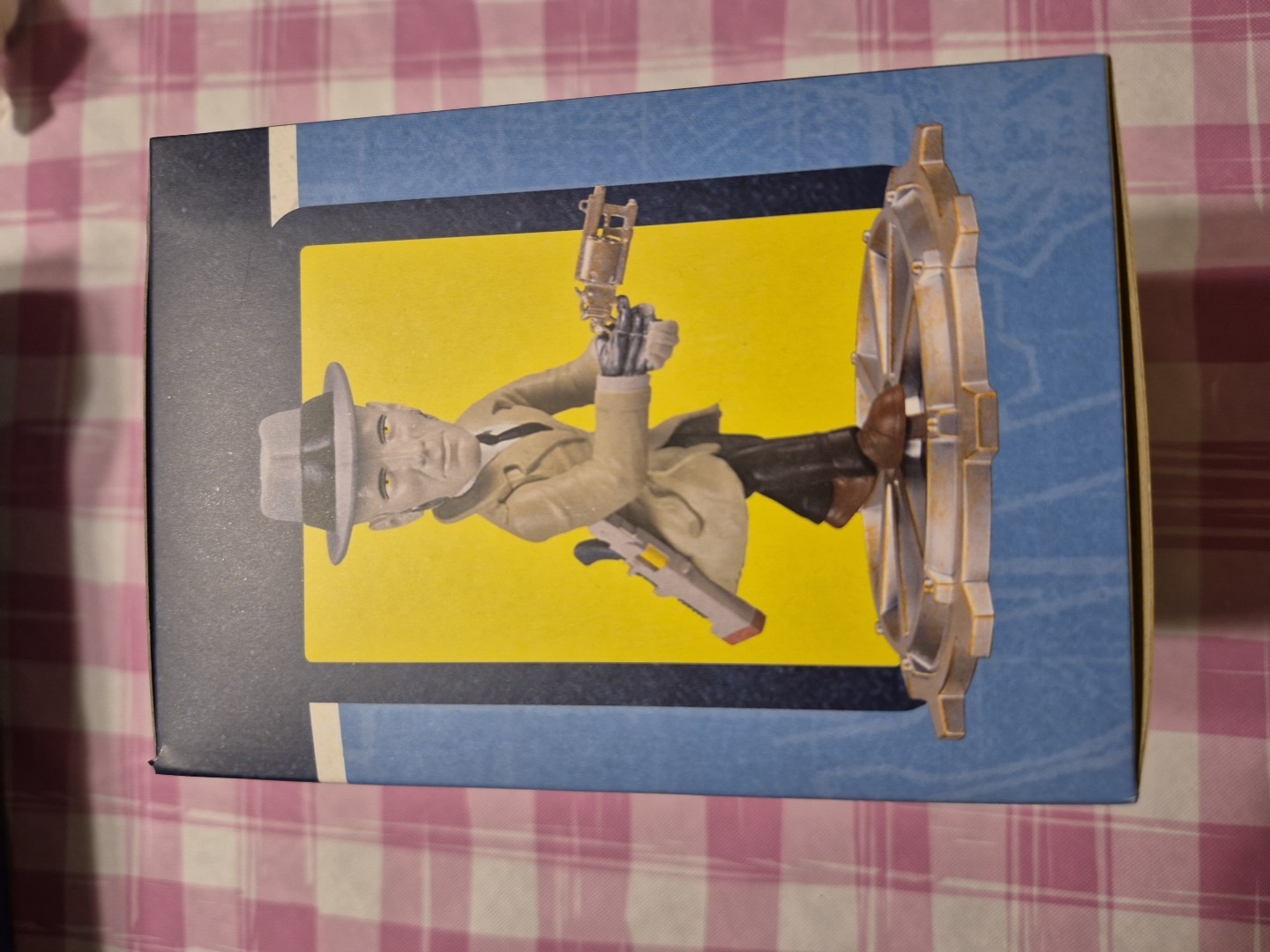 Fallout 4 Bethesda Loot Crate Nick Valentine Figurine New In box