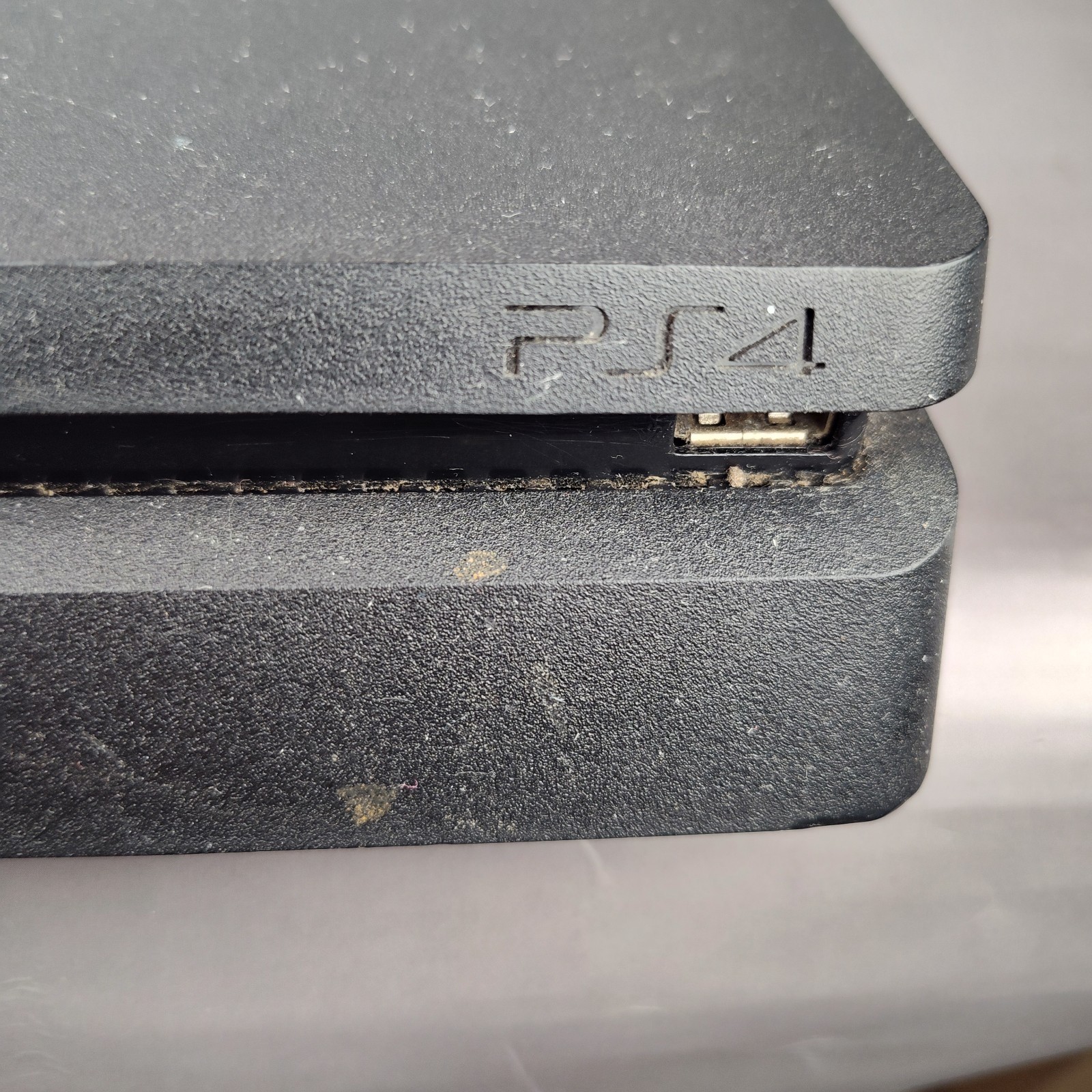 PlayStation PS4 Slim 1TB with Controller (Right Joystick Is Broken)