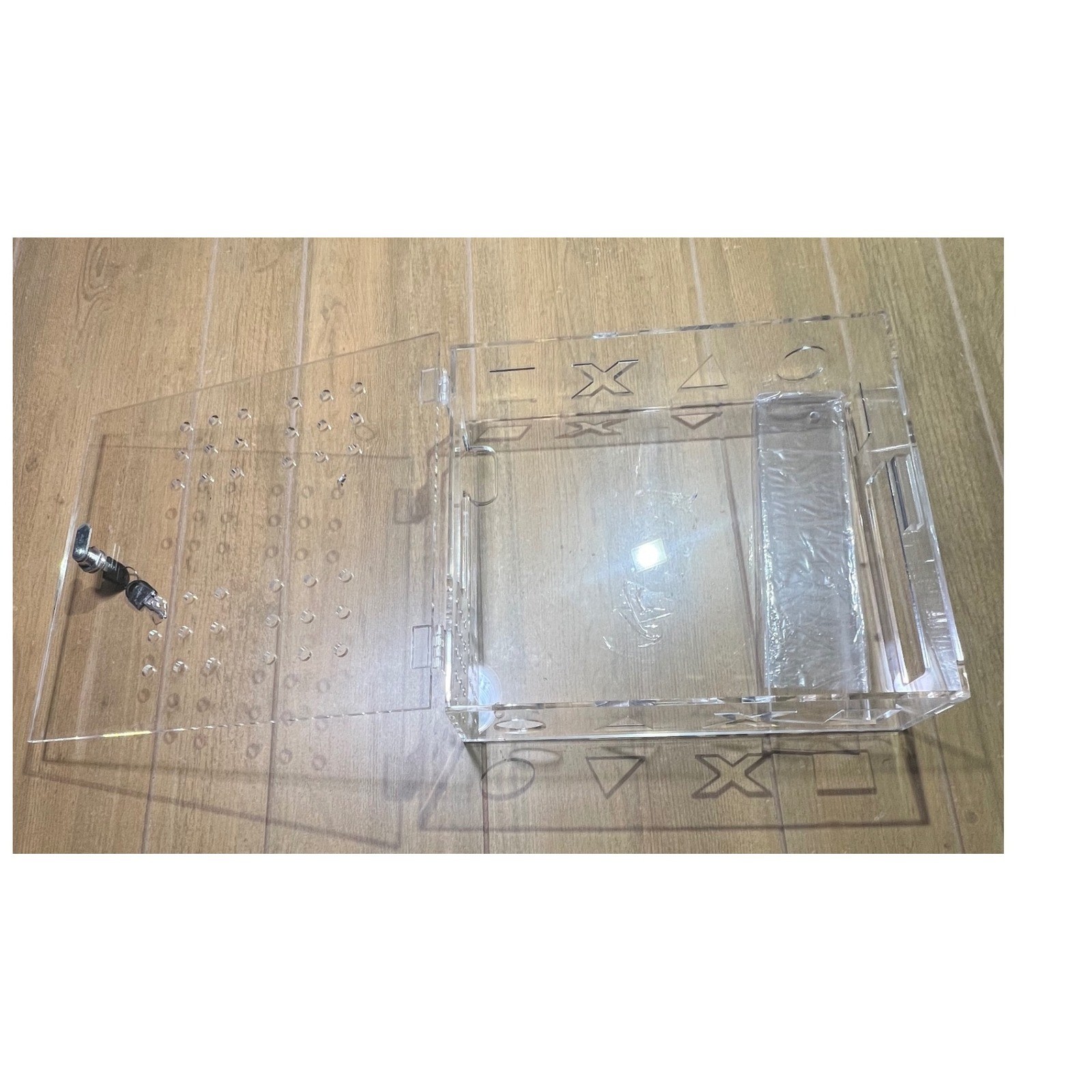 PlayStation 4 PS4 Acrylic Security Display Case with Lock and Keys Clear