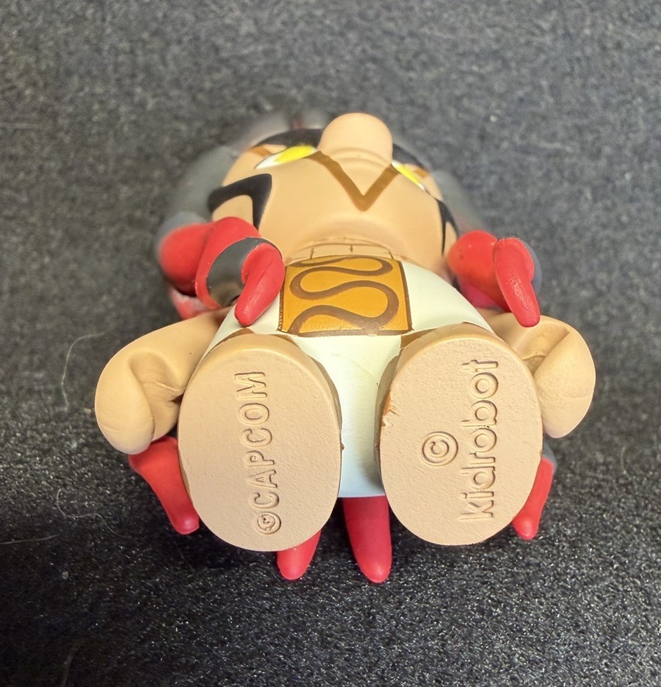 Lot of 2 Kidrobot Street Fighter V Capcom vinyl mini figures Necalli & Zangief