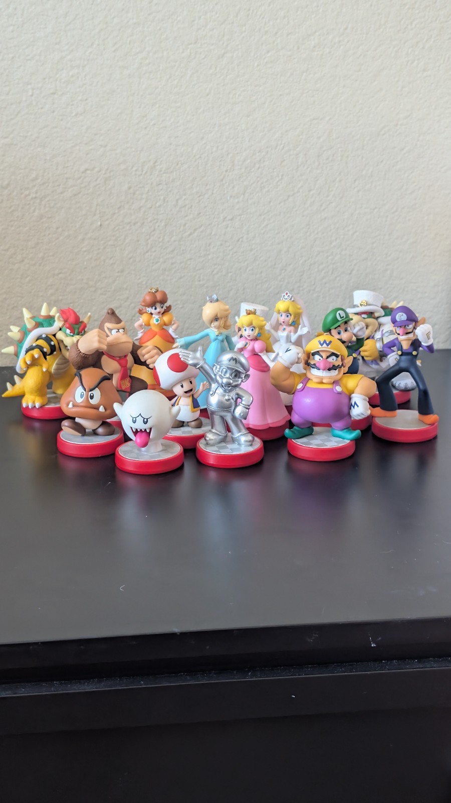 Super Mario Series amiibo (Loose) + Cat Mario and Cat Peach (boxed)
