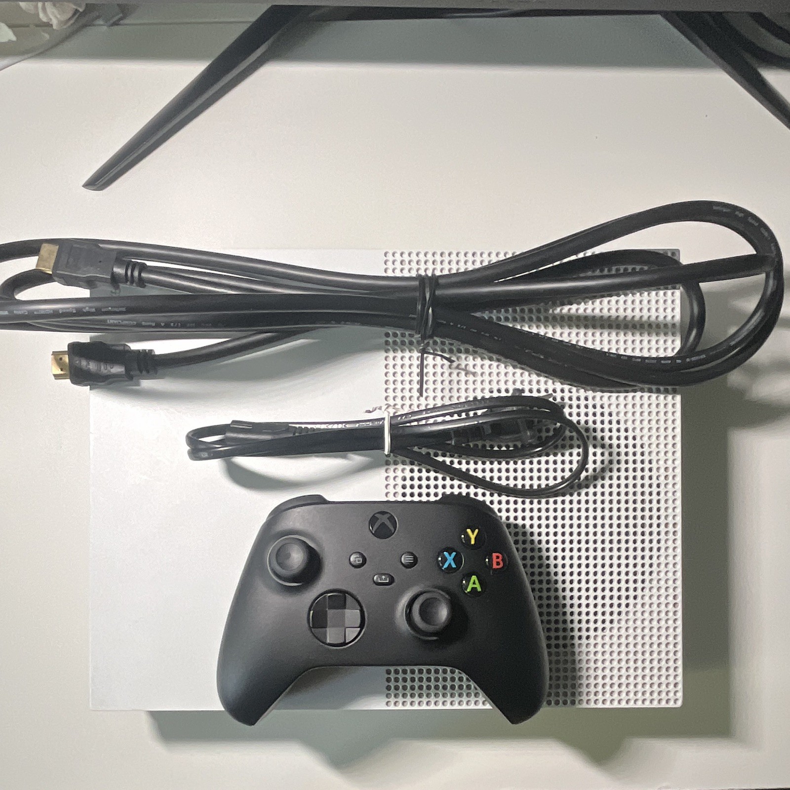 Microsoft Xbox One S 1TB White Console 4K UHD Wi-Fi Region Free (1681)