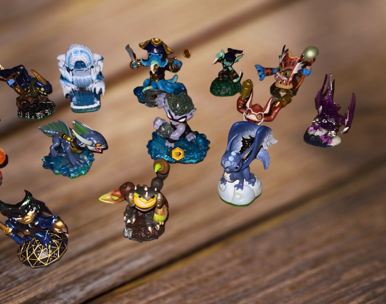 Lot Of 28 Skylanders Swap Force Rip Tide Video Game Action Figure Activision