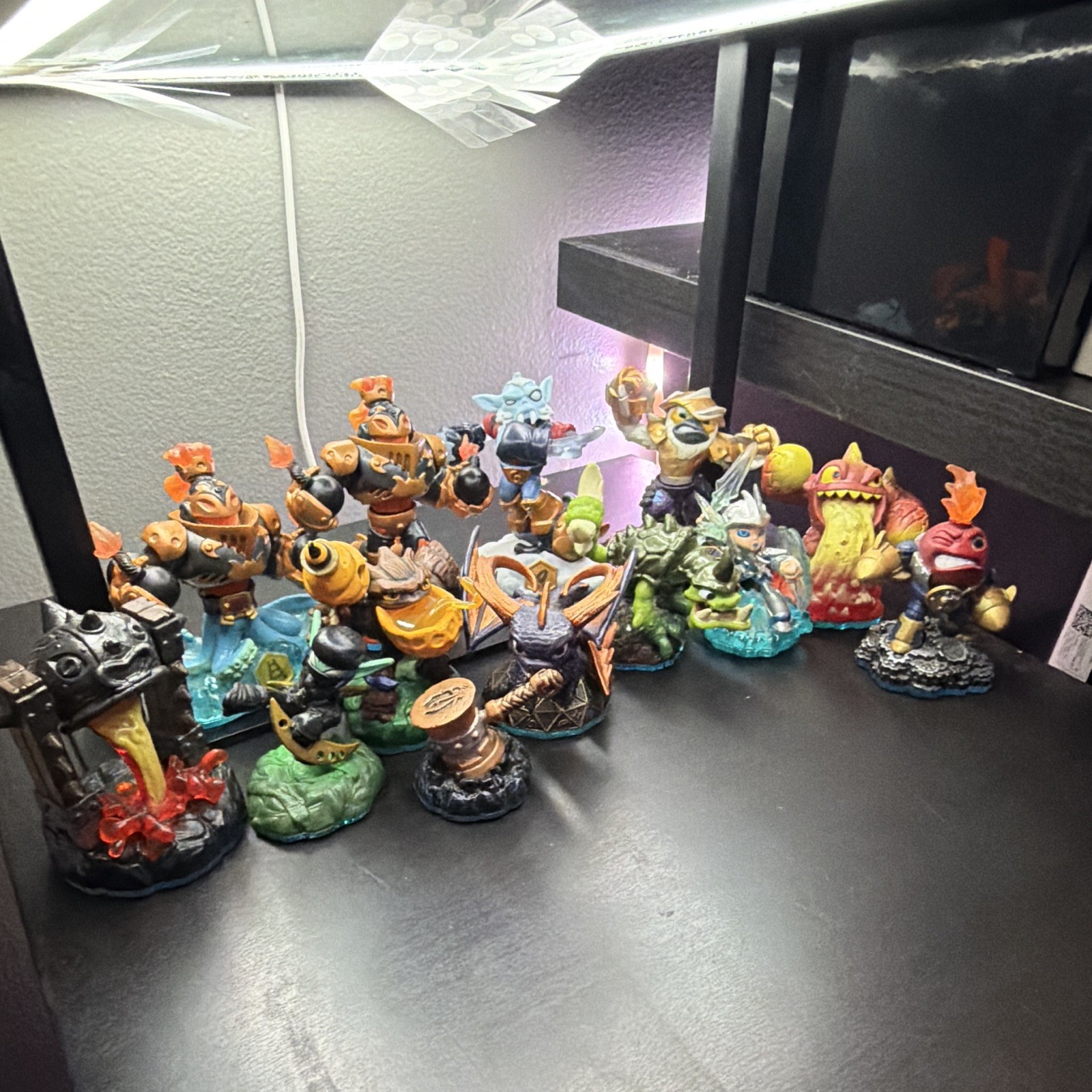 Skylanders swap forceCharacter Figure Lot Assorted Toys-to-Life Figures w/ Bases