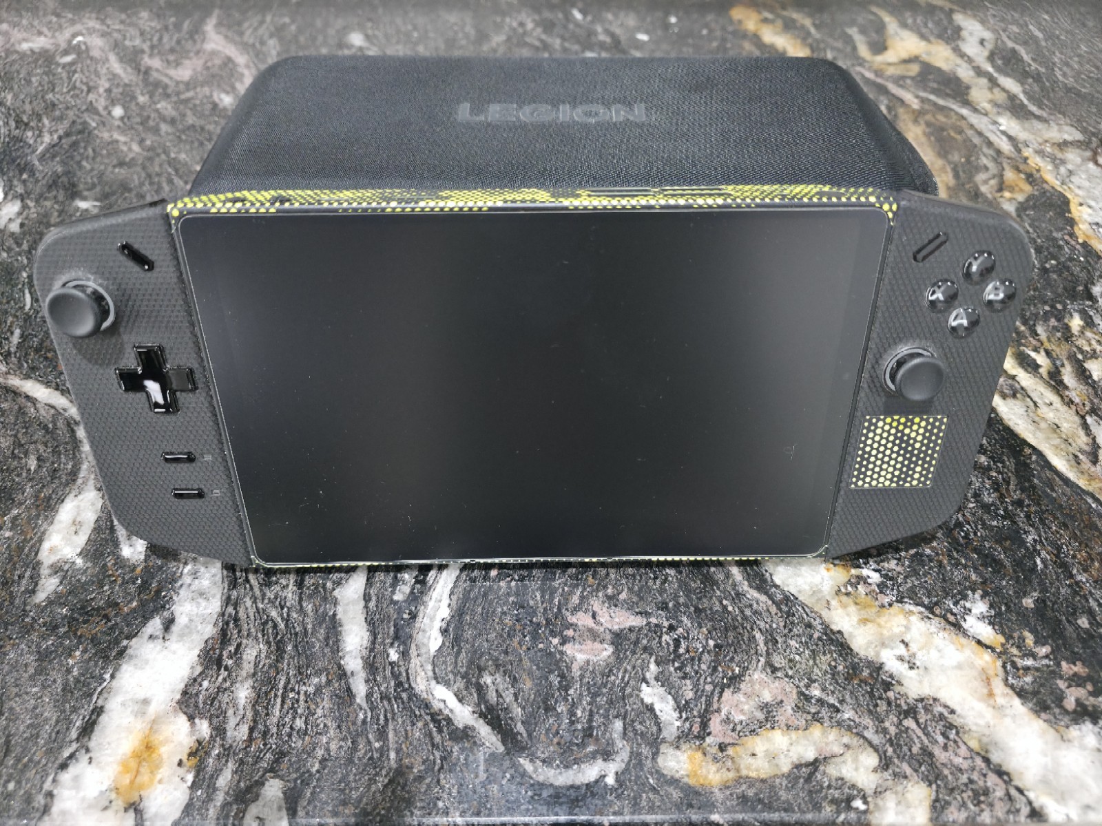 *MINT* Lenovo Legion Go 8APU1 1TB Handheld Console – Shadow Black