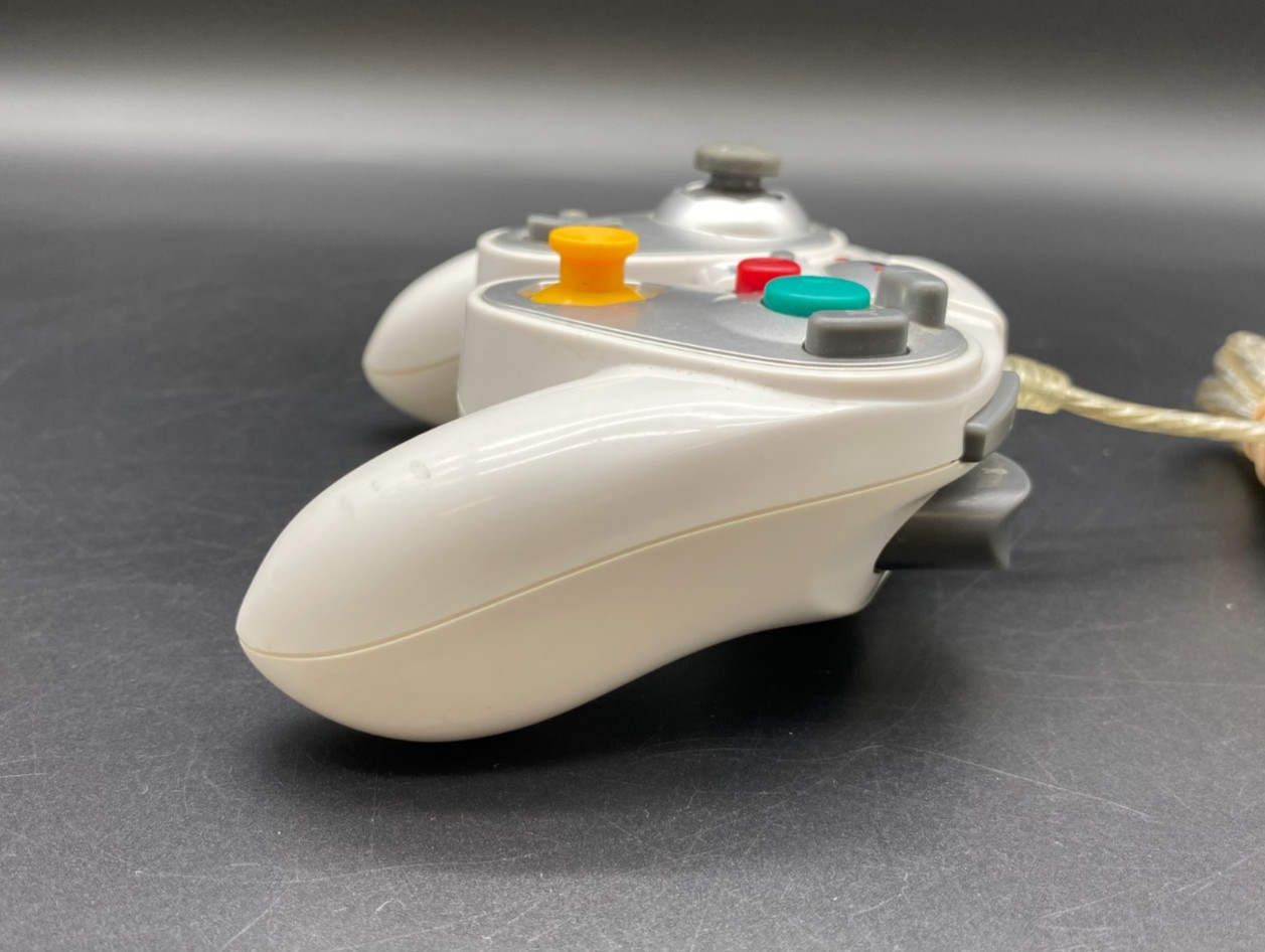 GameStop G3 Wired Controller For Nintendo GameCube White/Silver